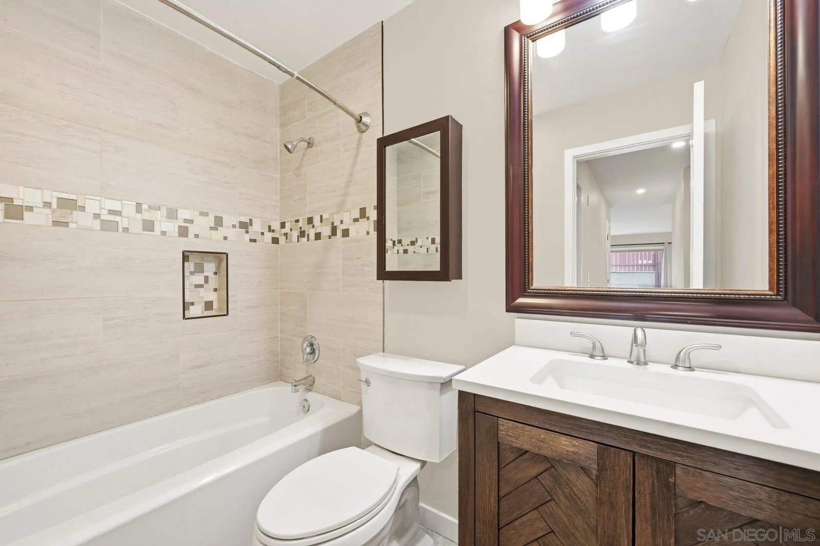 Photo #11: 260012546 Listing: Photo #11