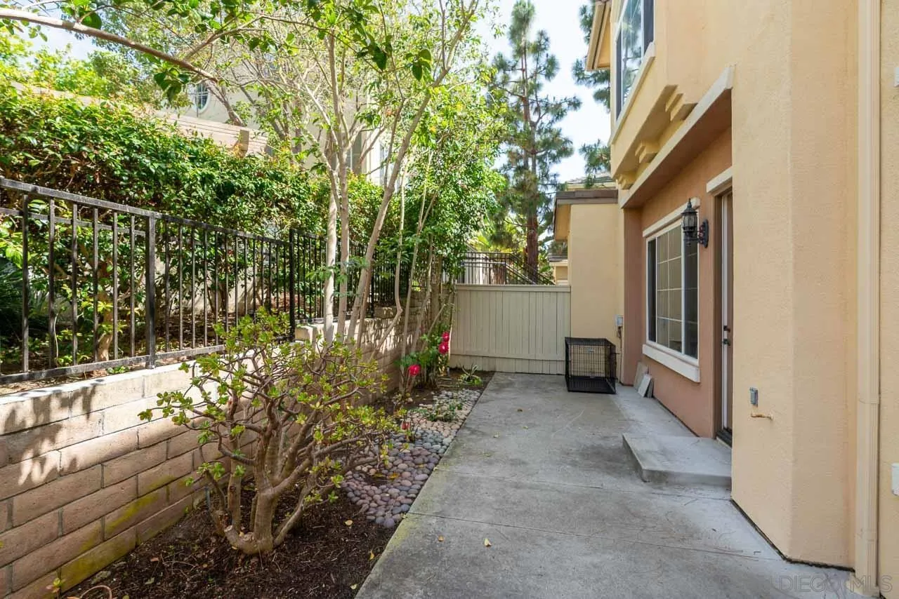 Photo #12: 260012547 Listing: Photo #12