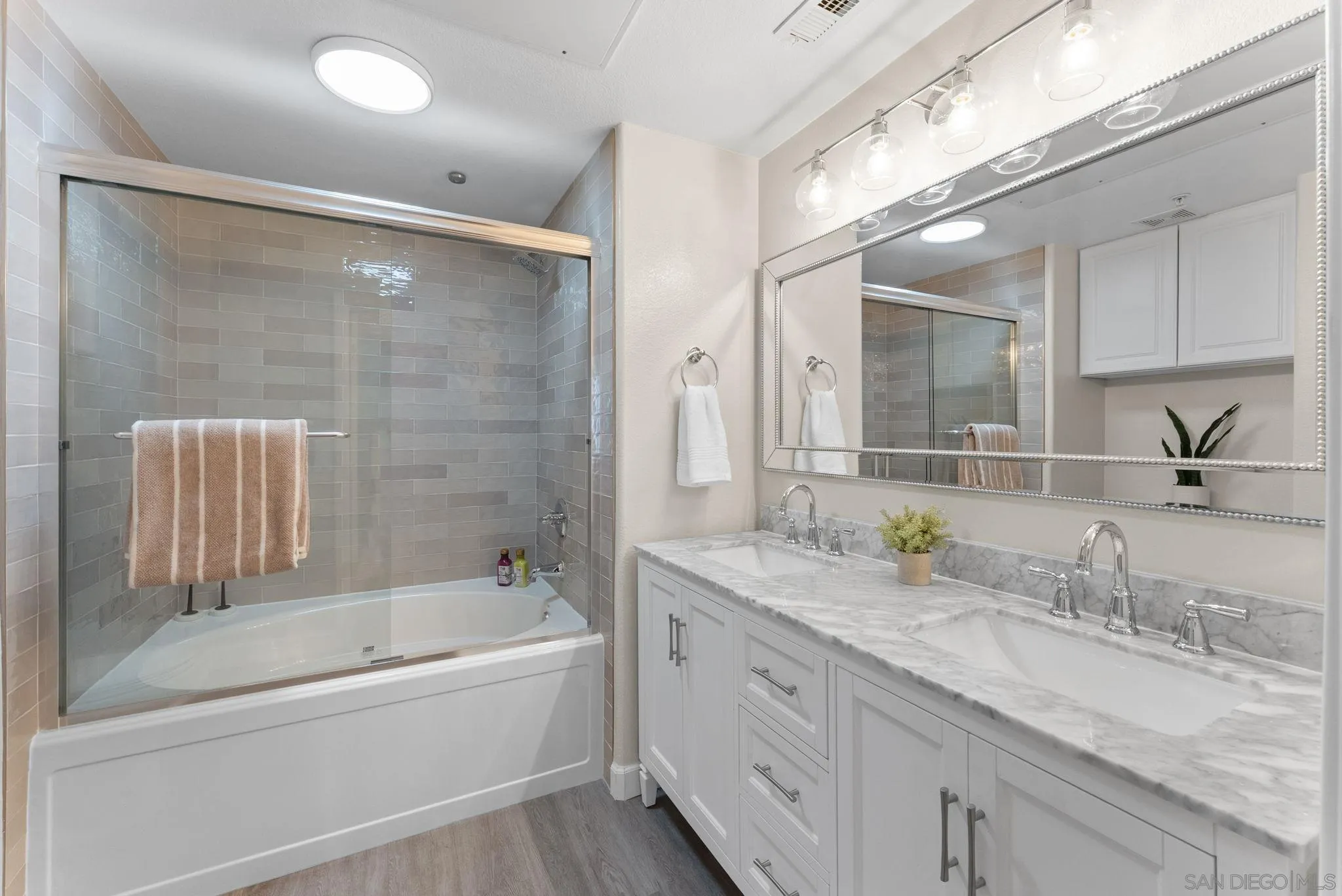 Photo #15: 260012549 Listing: Photo #15