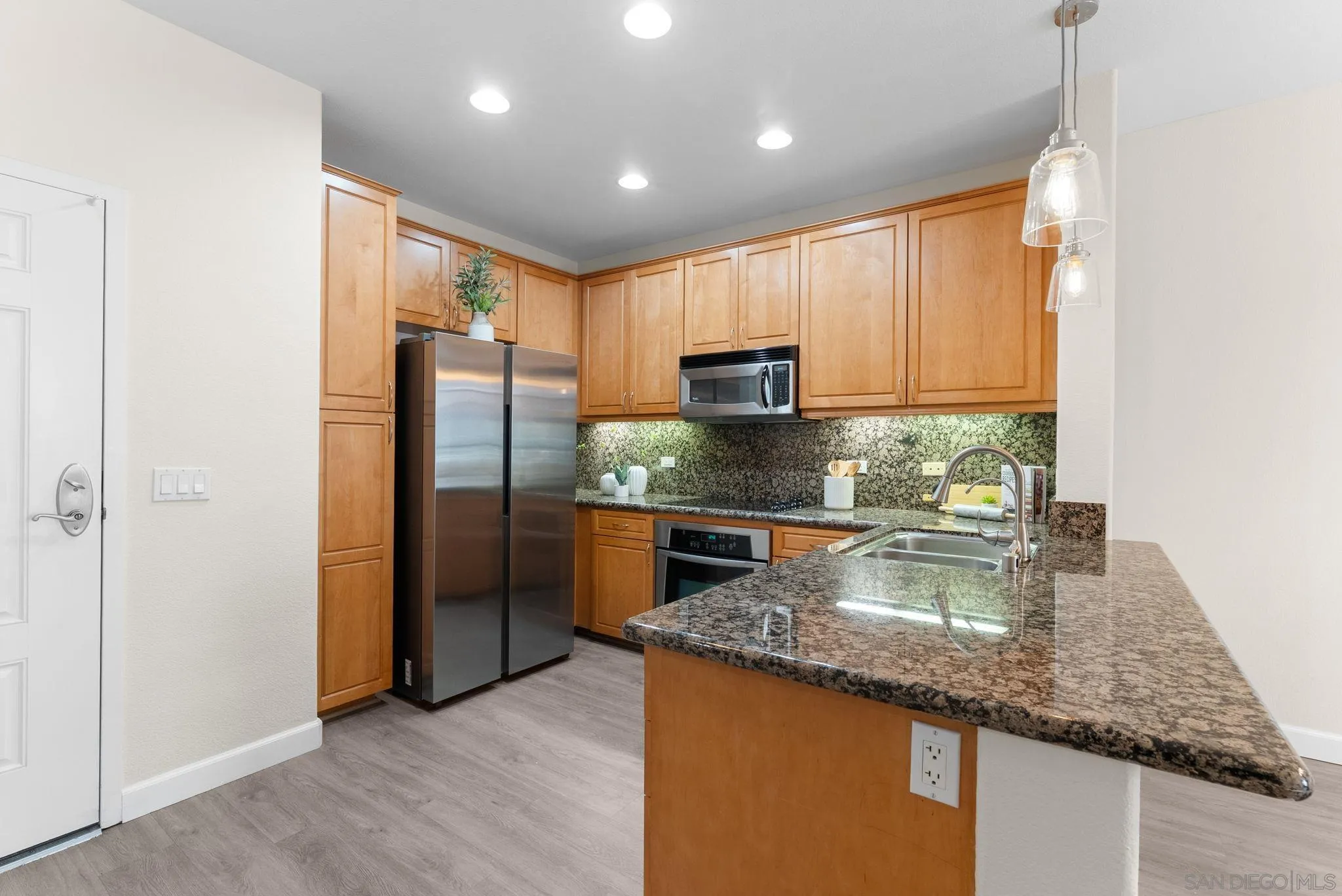 Photo #3: 260012549 Listing: Photo #3