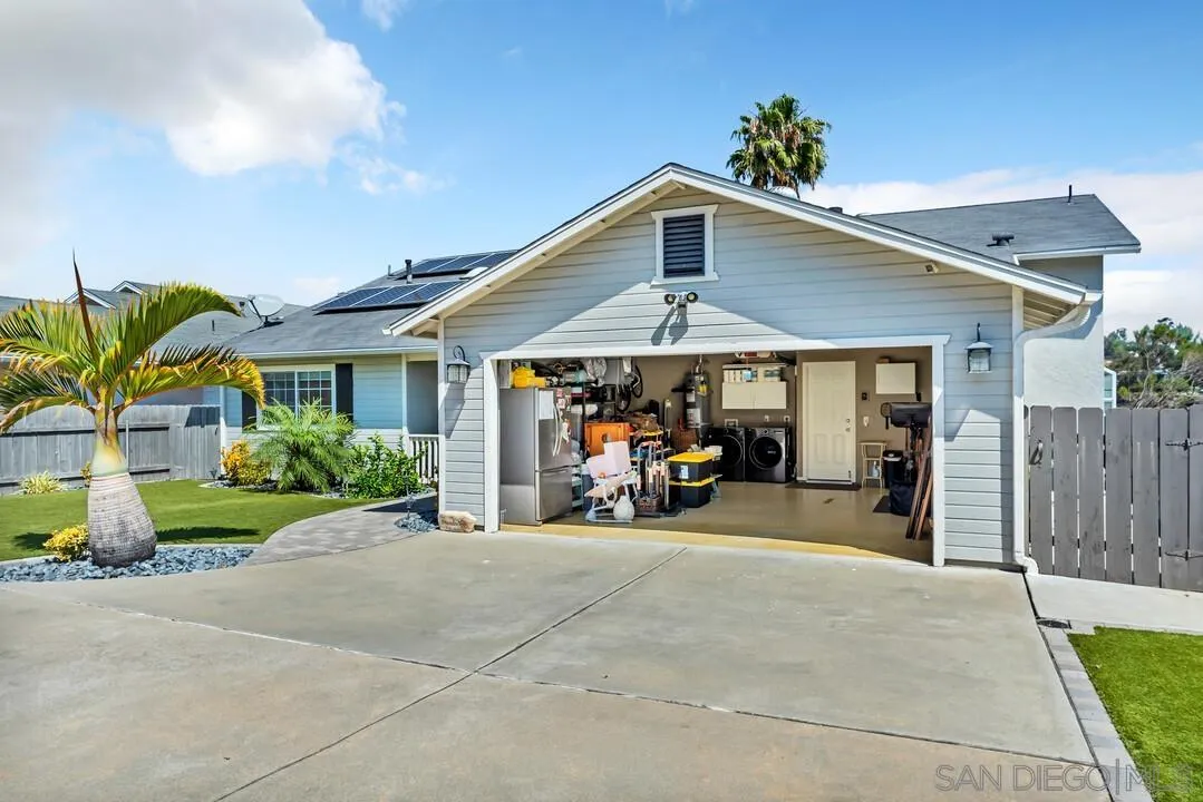 https://cdn.realtyfeed.com/cdn/127/260012550/4e4d365bad52101f9a603cfef81c77c8.webp