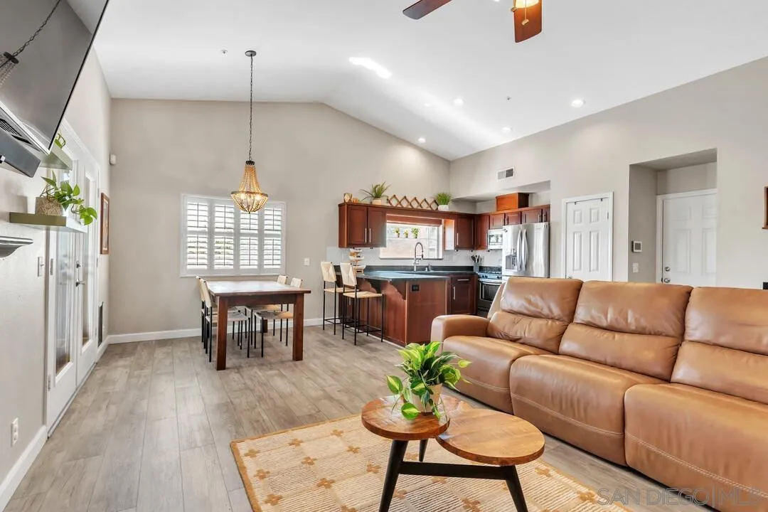 https://cdn.realtyfeed.com/cdn/127/260012550/8b50c943714e2805ea035fef54f37934.webp