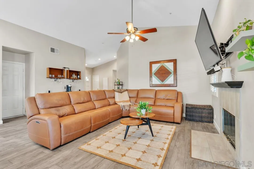 https://cdn.realtyfeed.com/cdn/127/260012550/b3d2e23e536b56c338c8666bae474bf8.webp