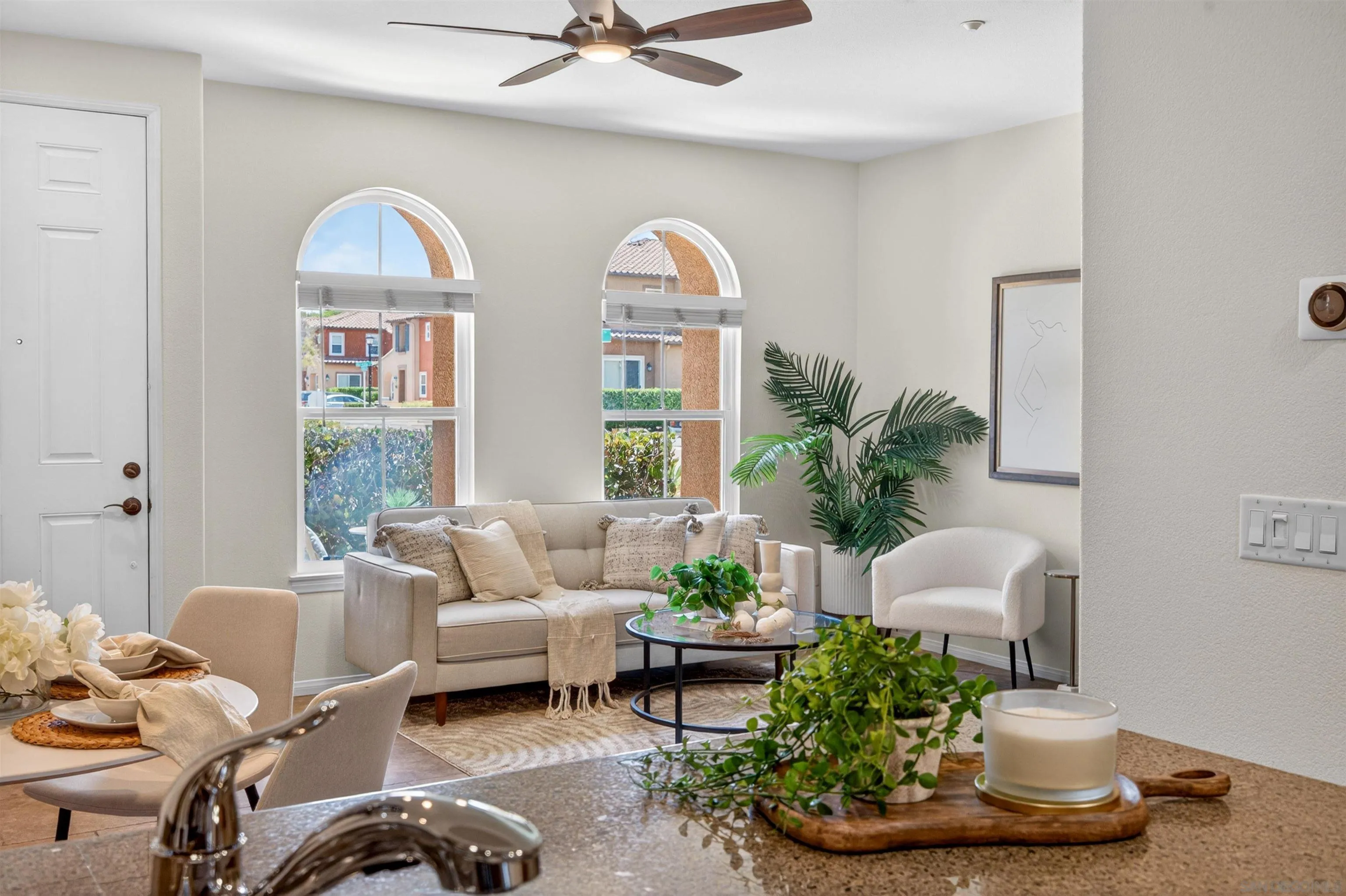 https://cdn.realtyfeed.com/cdn/127/260012551/807d695a1245e45abda20adf72a21aa3.webp