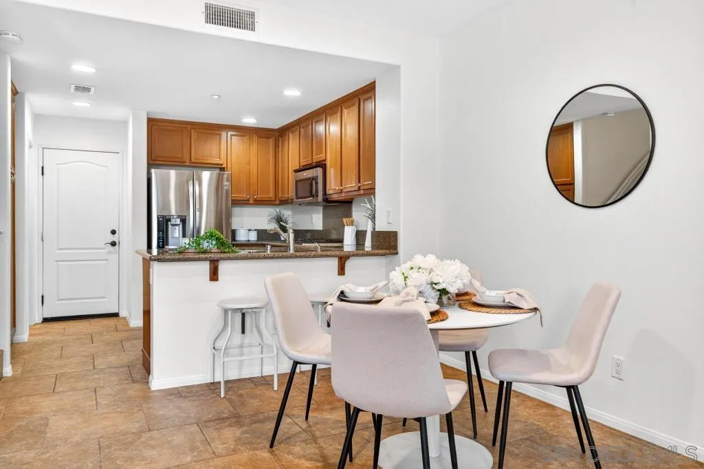 https://cdn.realtyfeed.com/cdn/127/260012551/aef7755fb9d273a5261b2ec076fd90b8.webp