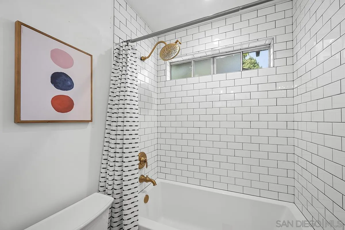 https://cdn.realtyfeed.com/cdn/127/260012553/a6b76b34ef7b7defeaeddfb0b303e7e4.webp