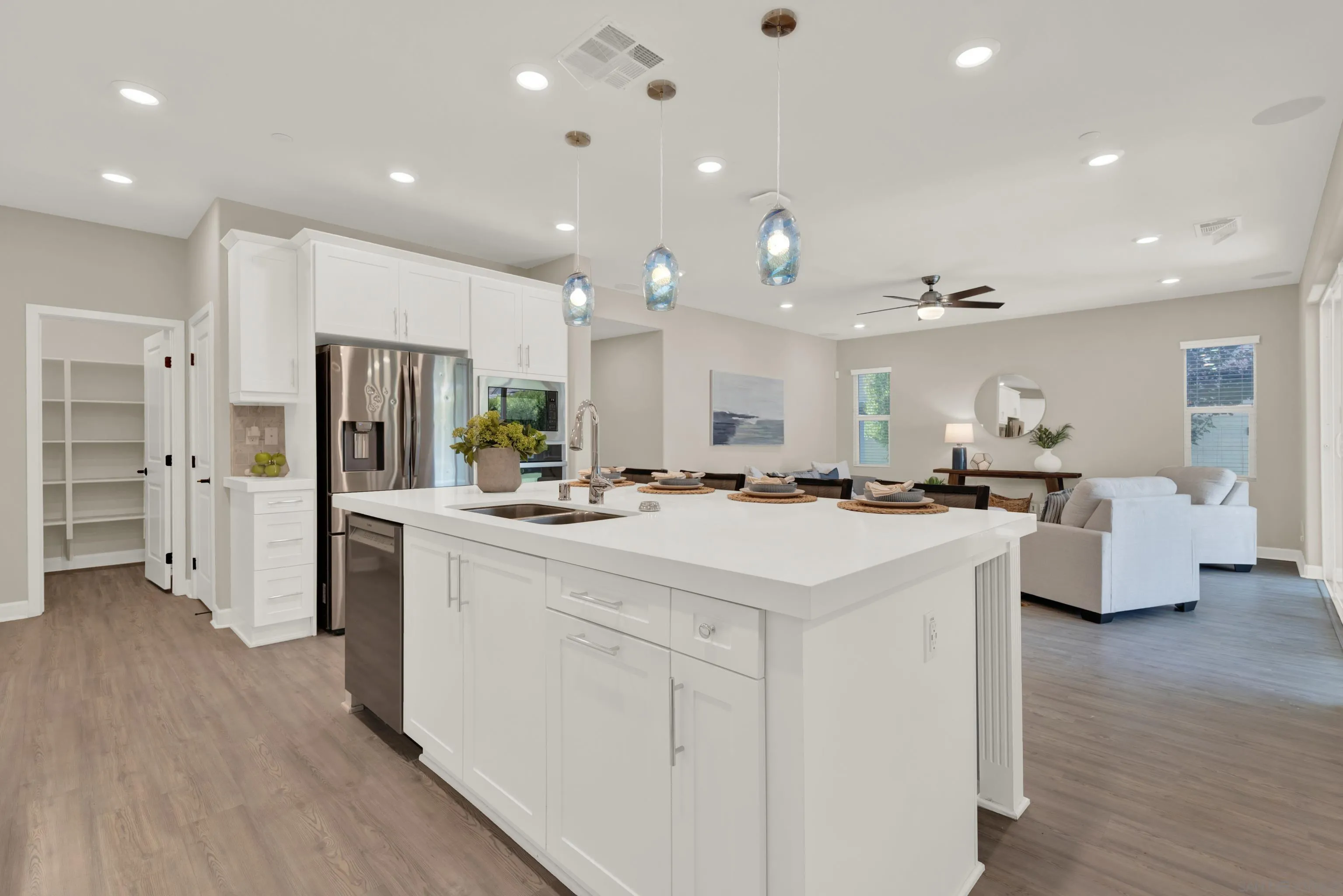 https://cdn.realtyfeed.com/cdn/127/260012554/5a6a2bf20bcda13abbe9039d8baaefc4.webp