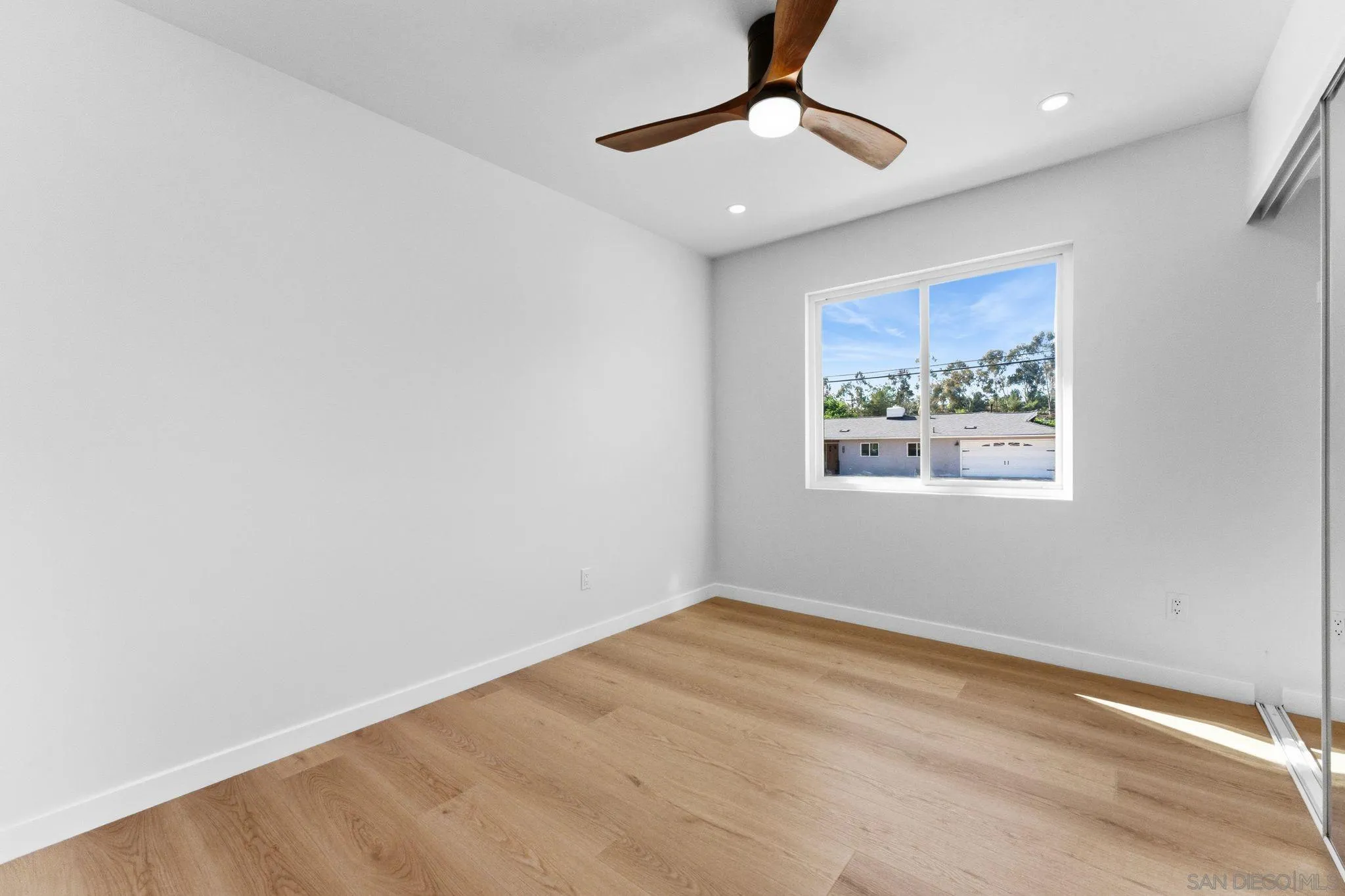 https://cdn.realtyfeed.com/cdn/127/260012557/c29d4fff39acf2519879c2be355c0610.webp