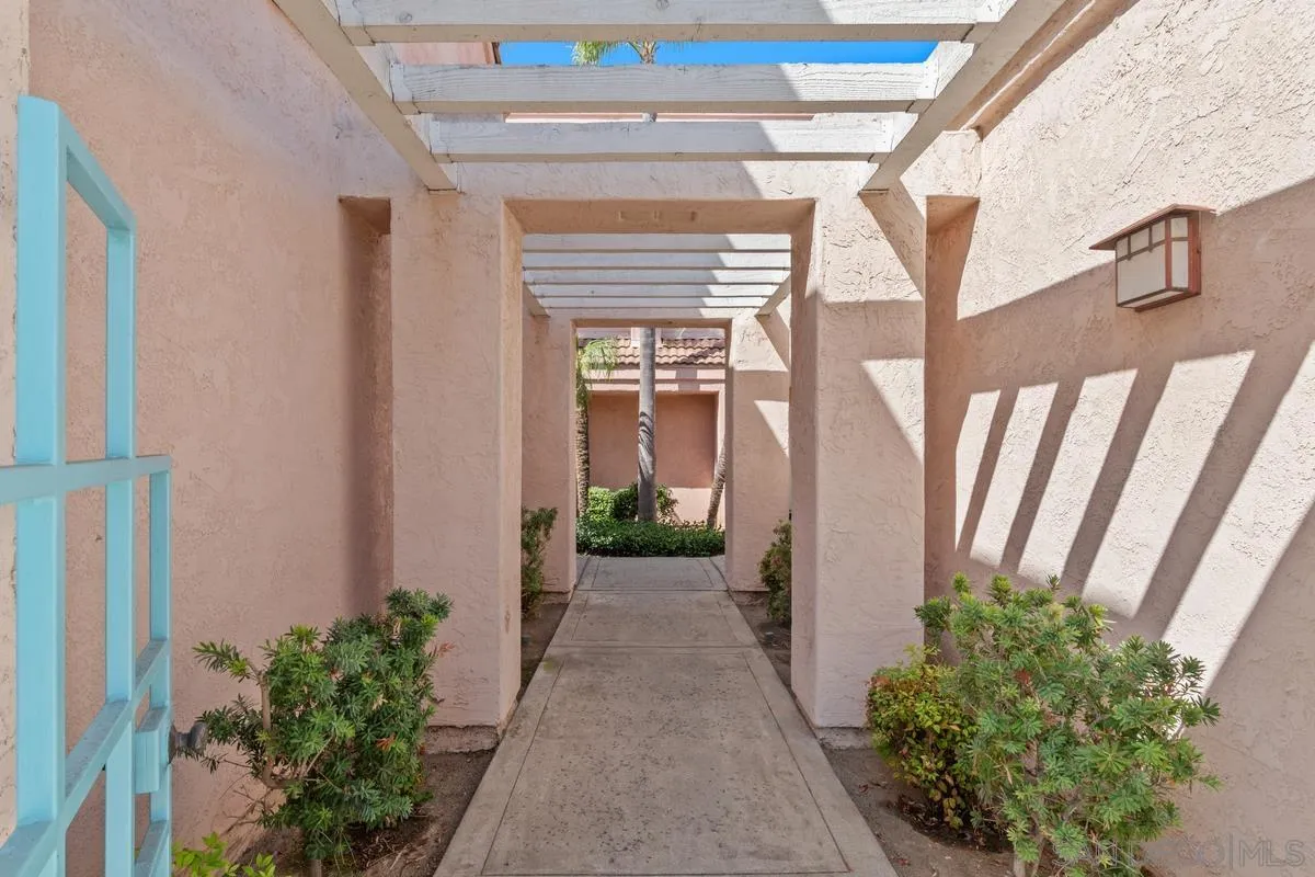 Photo #2: 260012559 Listing: Photo #2