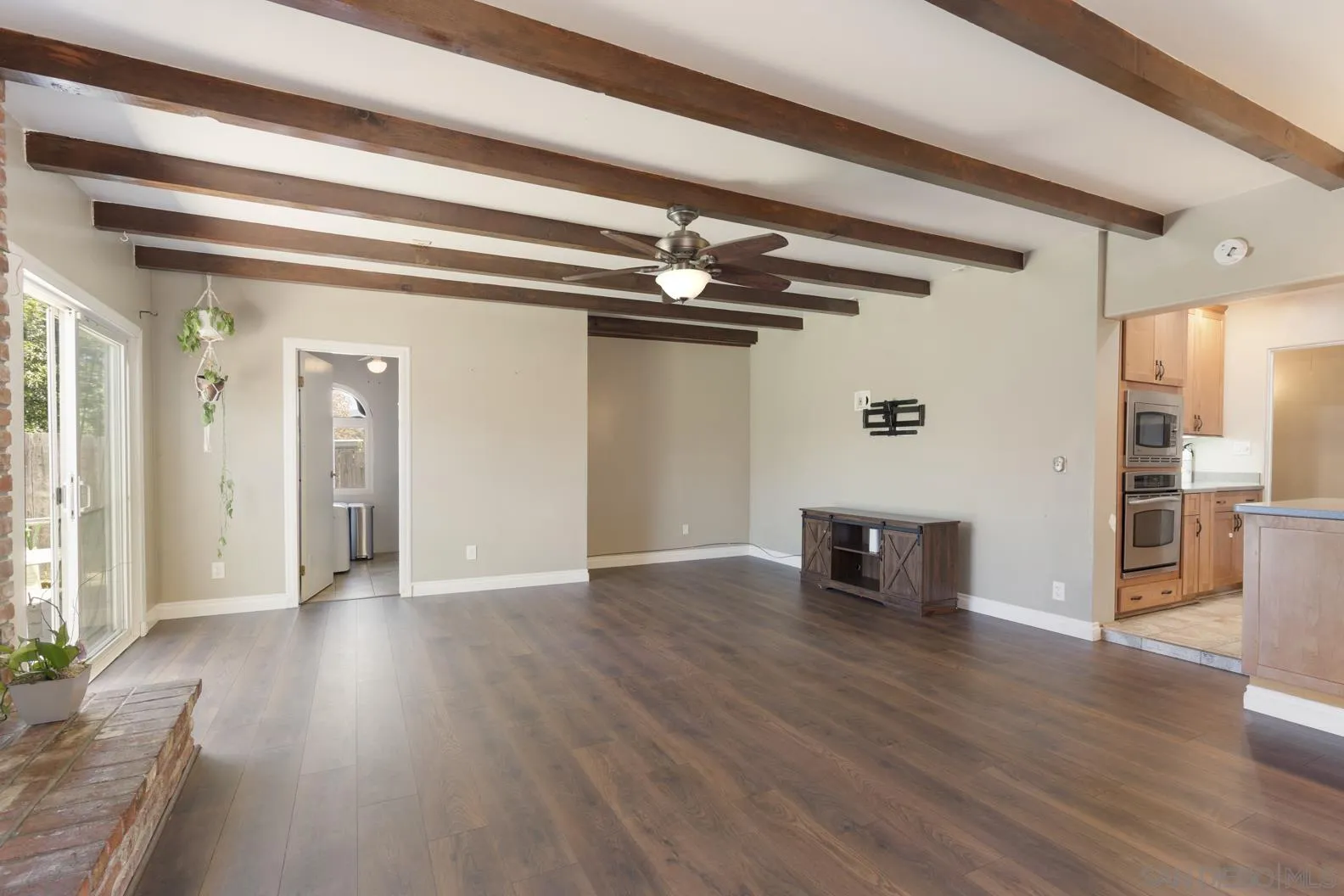 https://cdn.realtyfeed.com/cdn/127/260012568/28a8481dfc3675771af683cdab8099be.webp