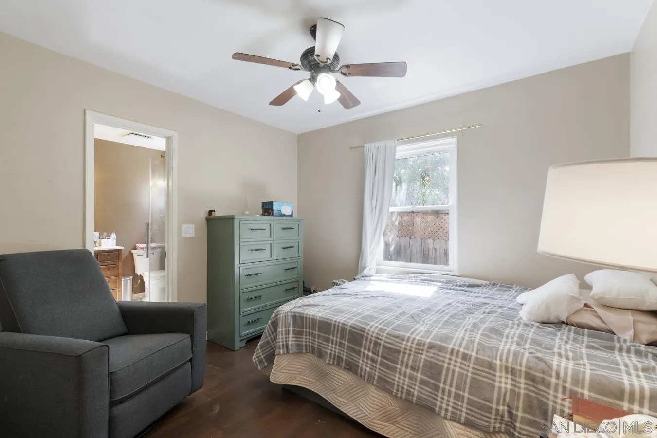 https://cdn.realtyfeed.com/cdn/127/260012568/4db1b802320571a8fe4c2be3d0d4f4c5.webp