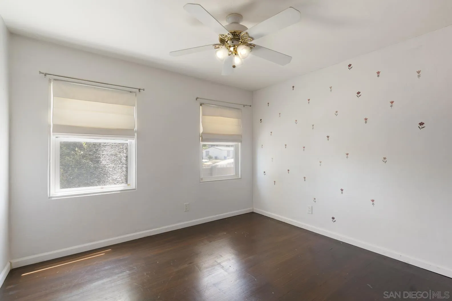 https://cdn.realtyfeed.com/cdn/127/260012568/857690ee131bc6044486d93a9a7d03d8.webp