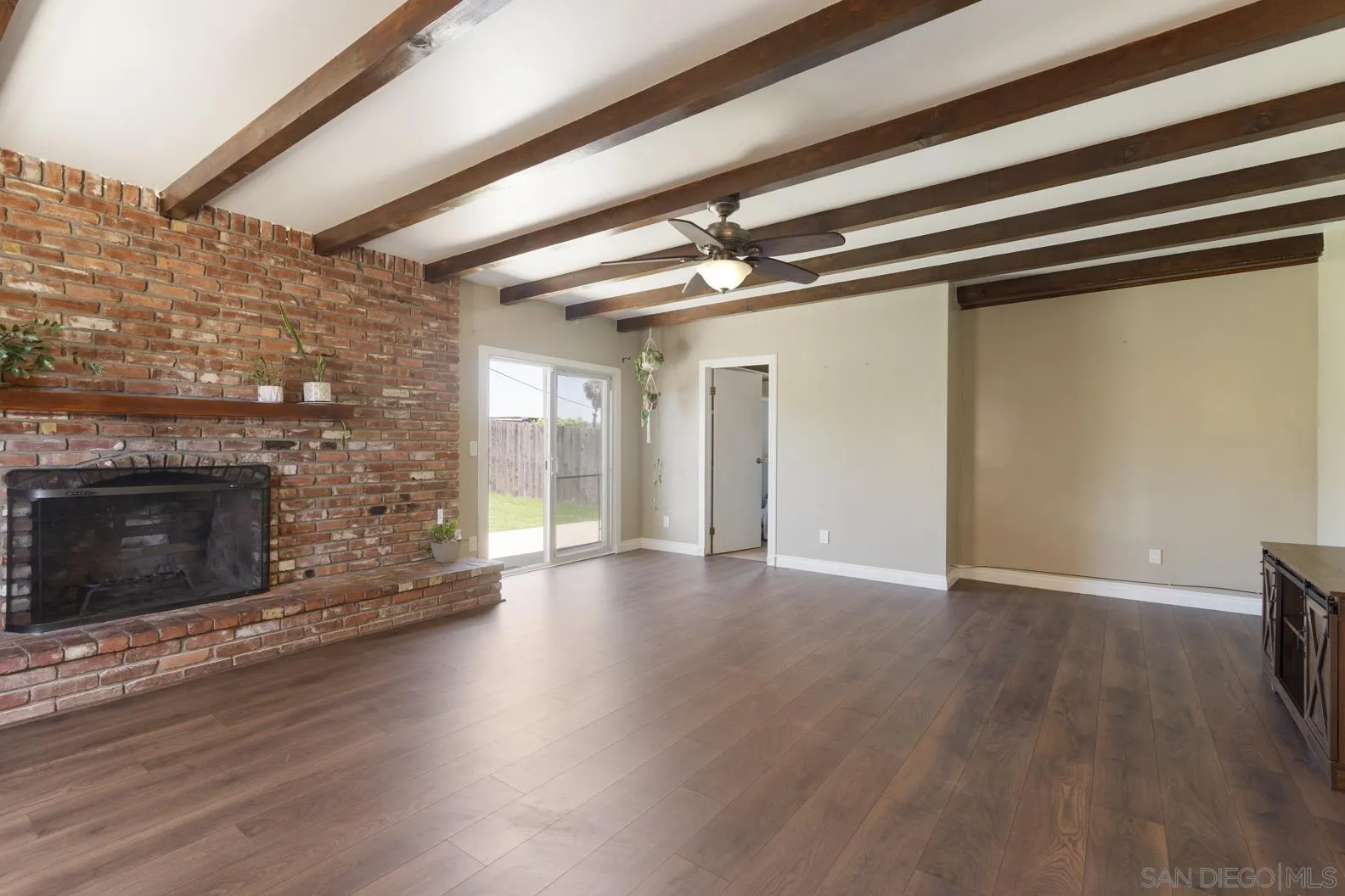 https://cdn.realtyfeed.com/cdn/127/260012568/c9dbca1e6612acbd638d41876ac00cc6.webp