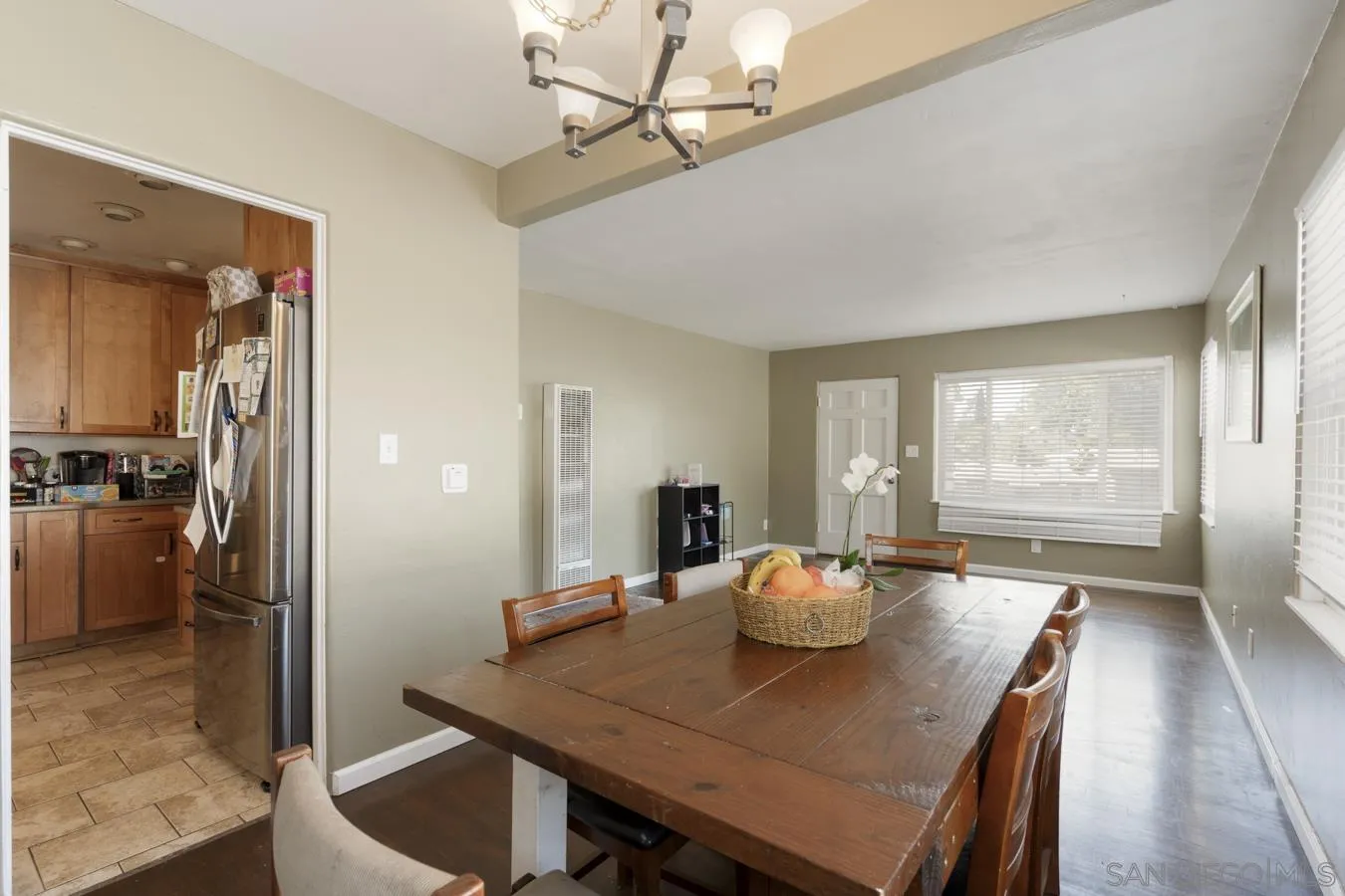https://cdn.realtyfeed.com/cdn/127/260012568/ce7051e0c28005efbcfc5efddac3e3bb.webp