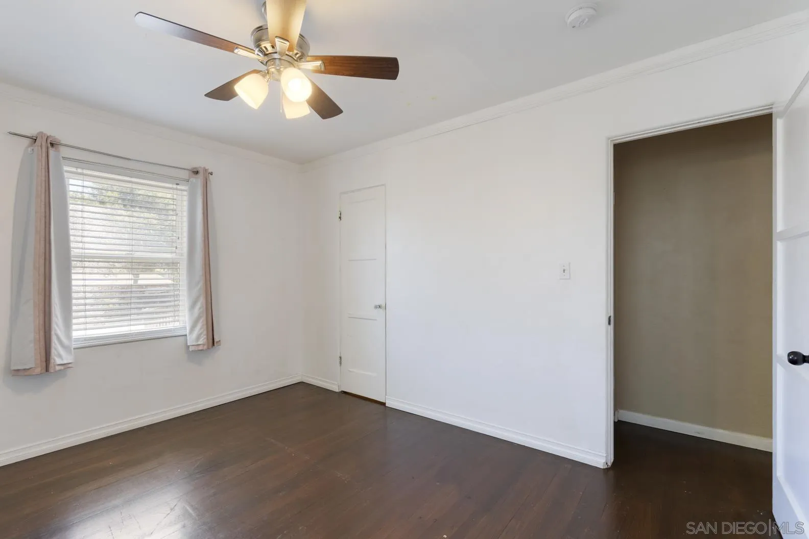 https://cdn.realtyfeed.com/cdn/127/260012568/e1f0147ed5dfaccbfd1119eac390140b.webp