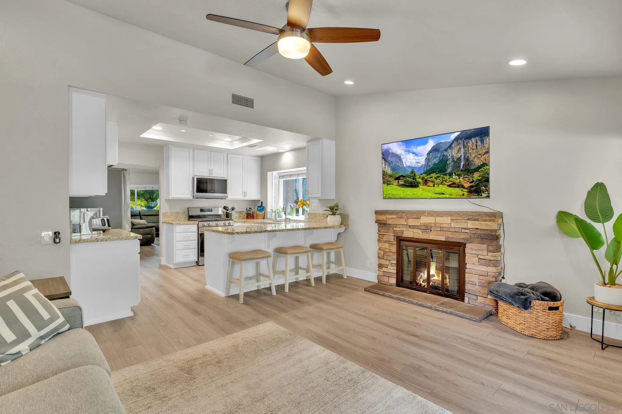 https://cdn.realtyfeed.com/cdn/127/260012571/43e3a8f6461d3e7e72cdee3ecc8ec9ca.webp