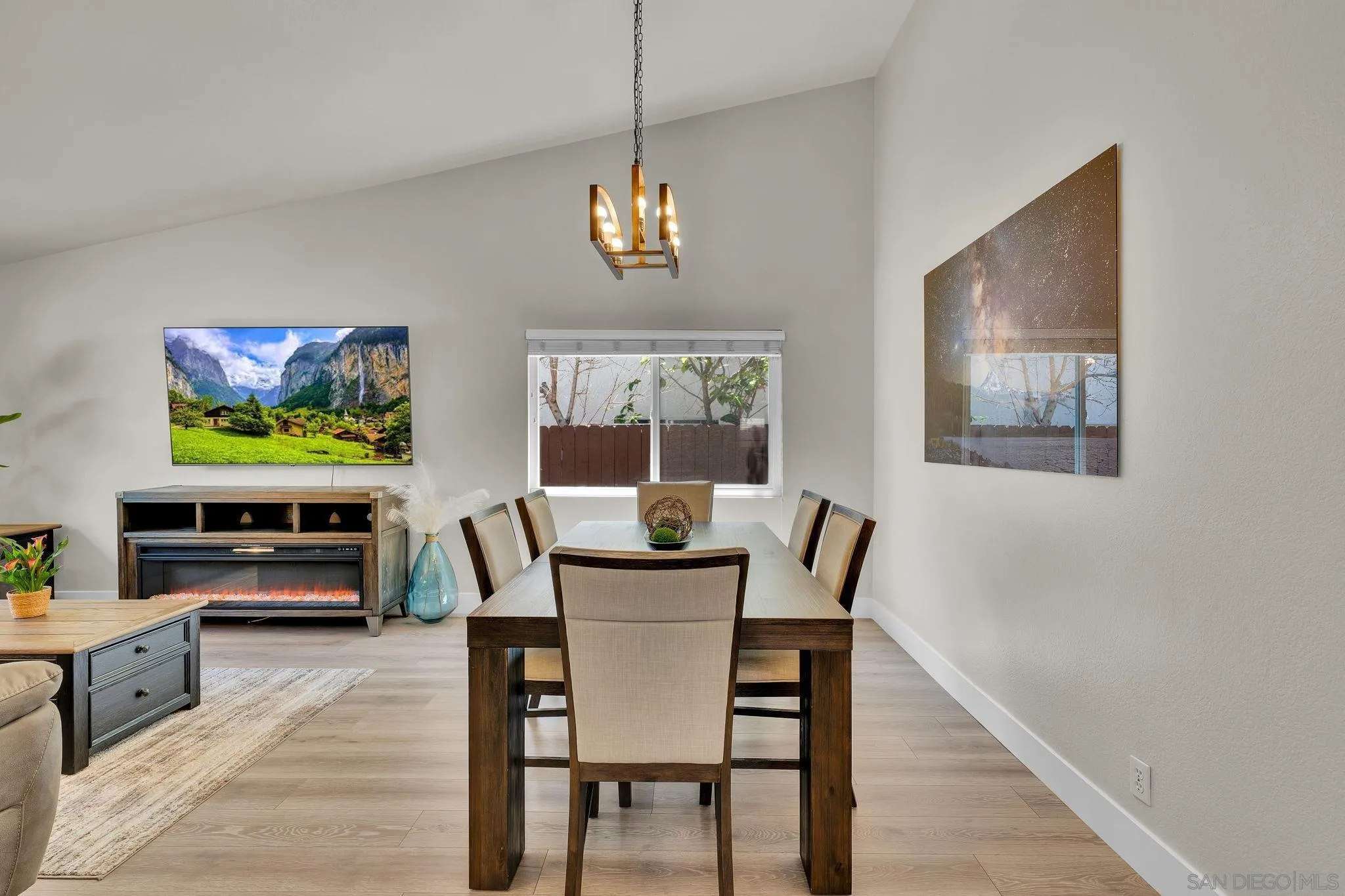 https://cdn.realtyfeed.com/cdn/127/260012571/5535b77609a0b307f5ebae8bbbf6cdc9.webp