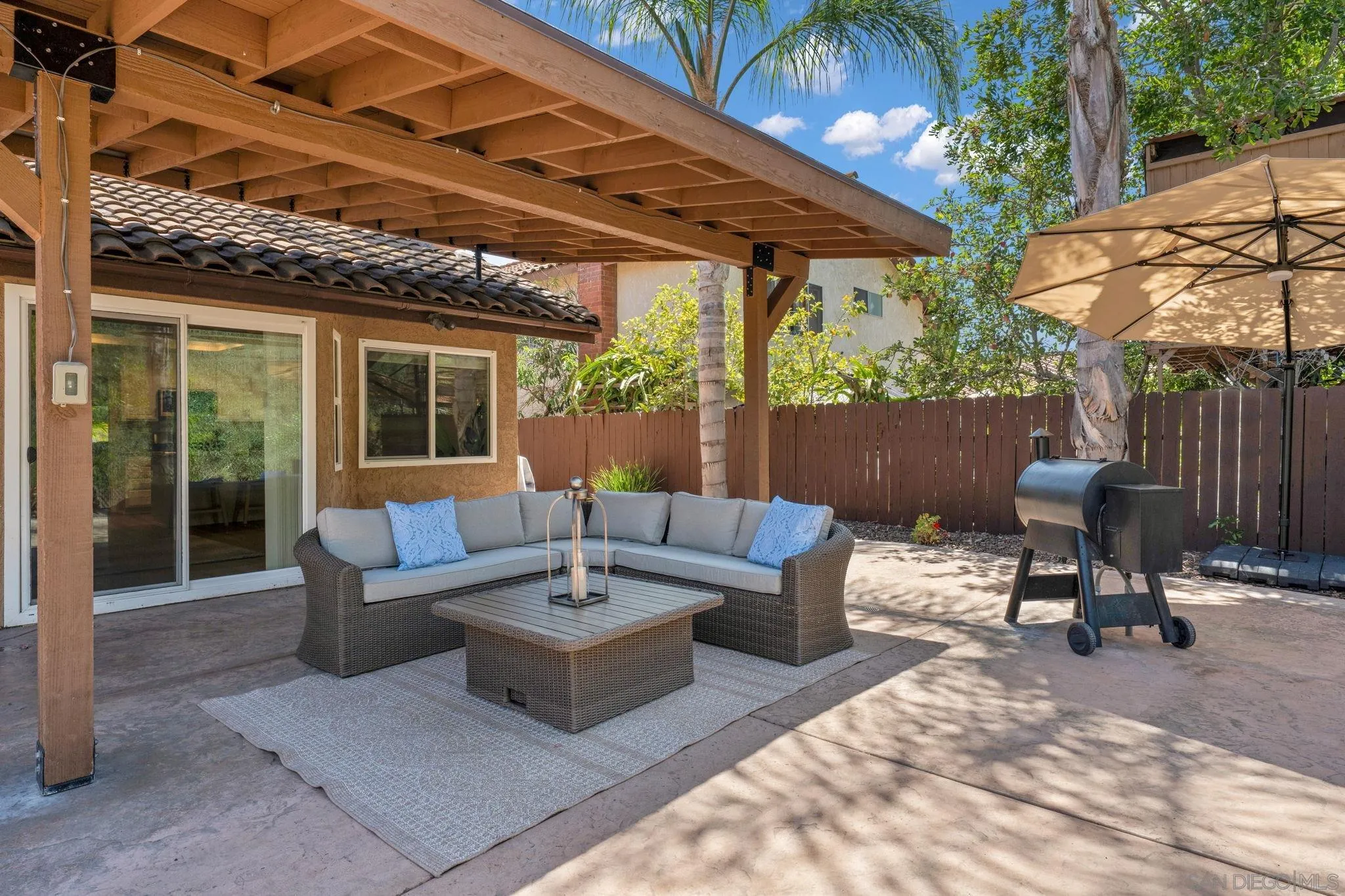 https://cdn.realtyfeed.com/cdn/127/260012571/5a6c60b20fa95597bd94f722dcae7cf7.webp