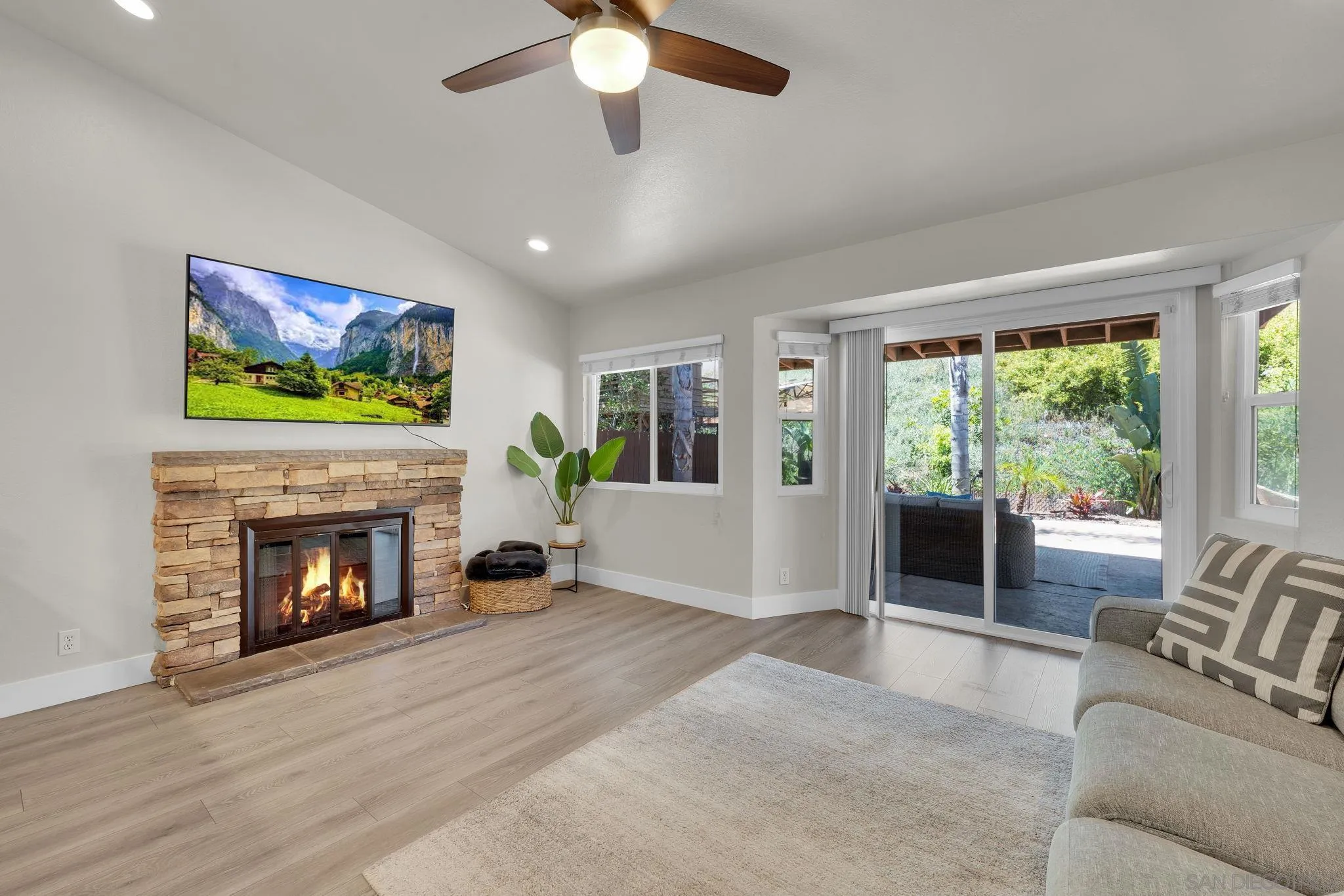 https://cdn.realtyfeed.com/cdn/127/260012571/ec2b596a6315414d9fdbcc2ca0444b28.webp