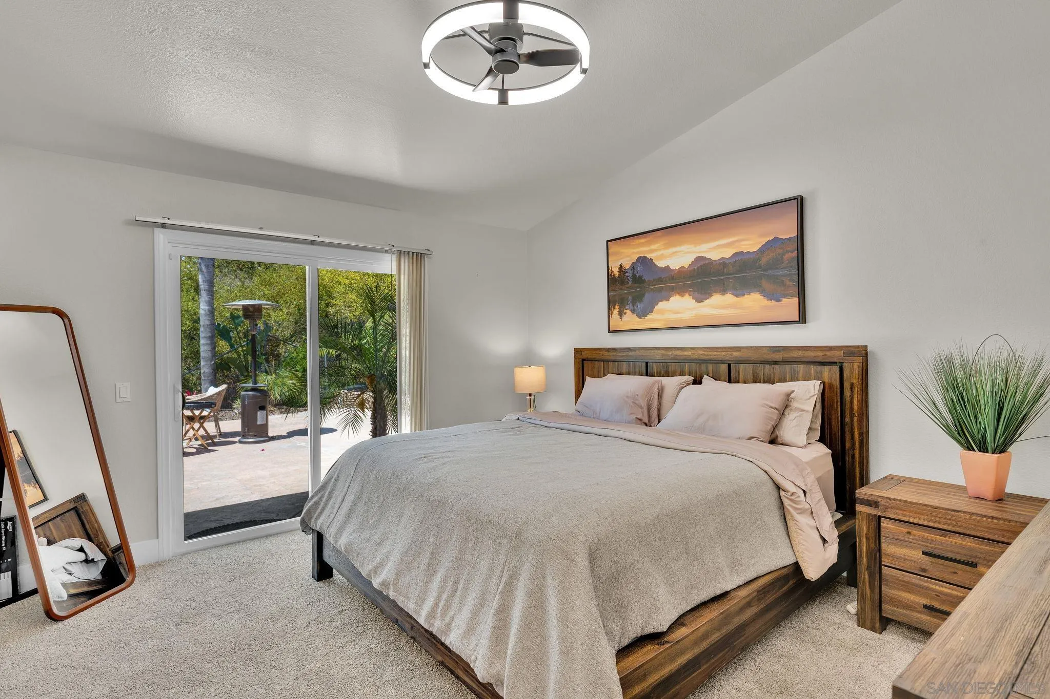 https://cdn.realtyfeed.com/cdn/127/260012571/f32ccf67ea46323470854f641aba79c4.webp