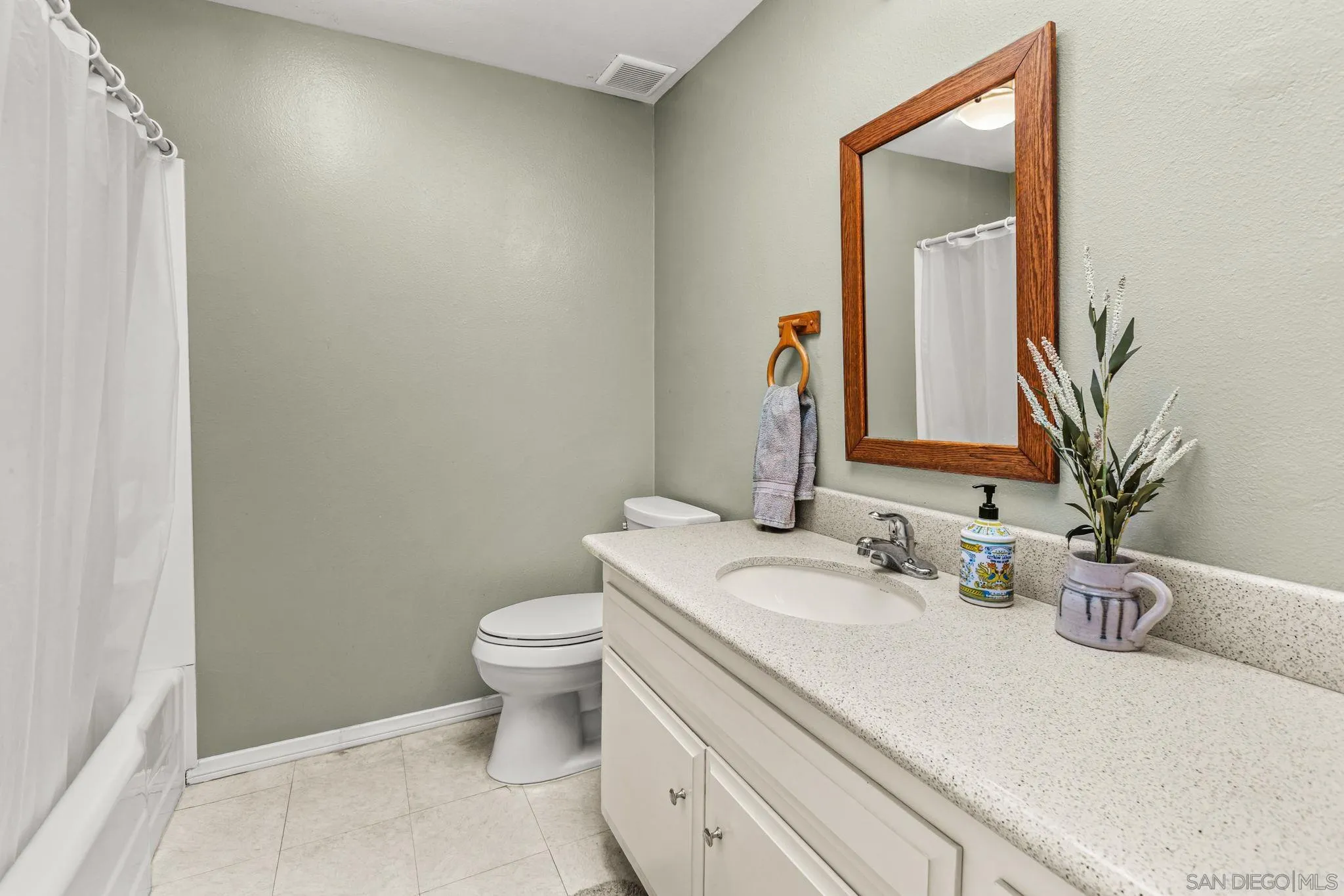 Photo #25: 260012572 Listing: Photo #25