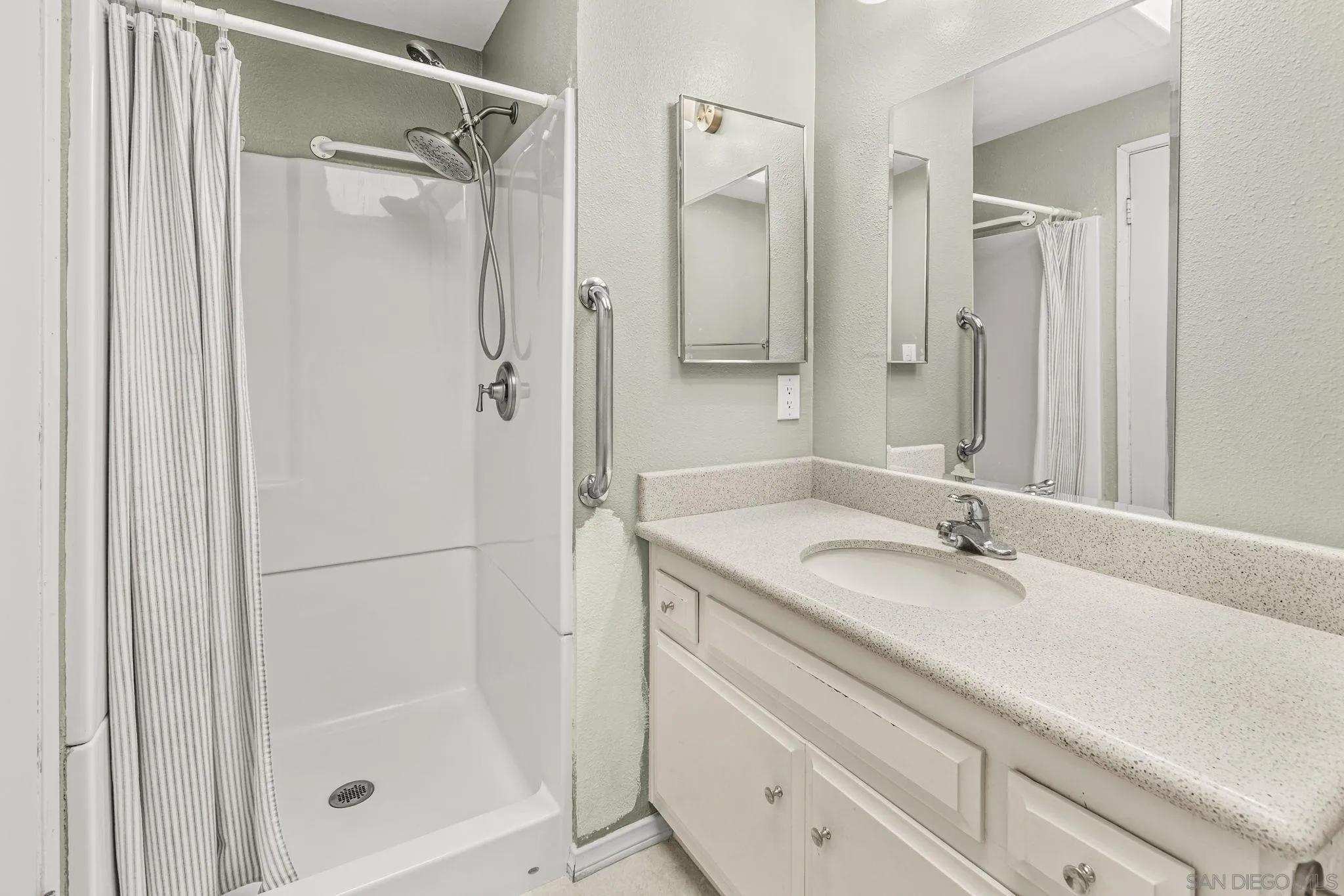 Photo #24: 260012572 Listing: Photo #24