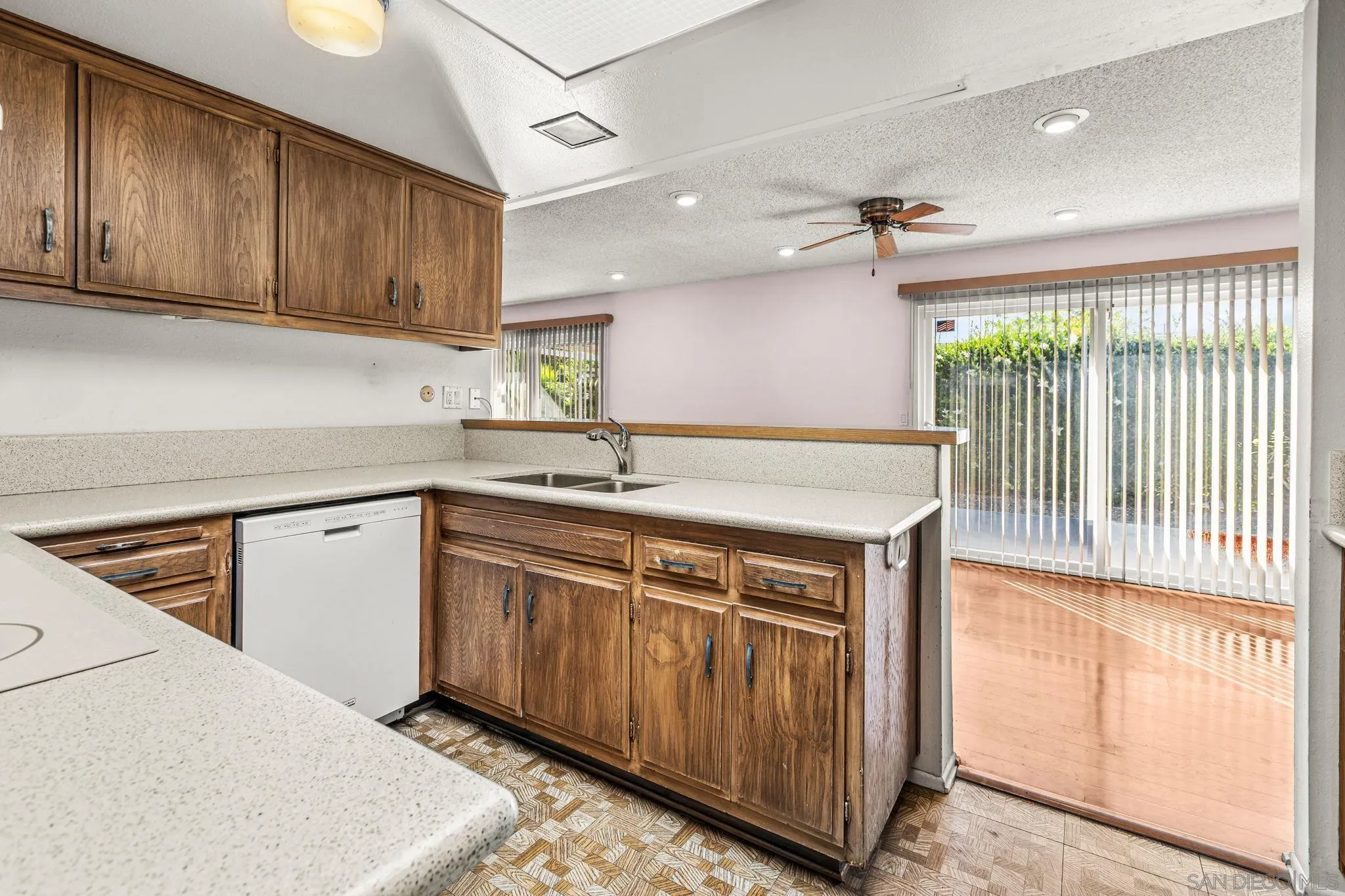 Photo #18: 260012572 Listing: Photo #18