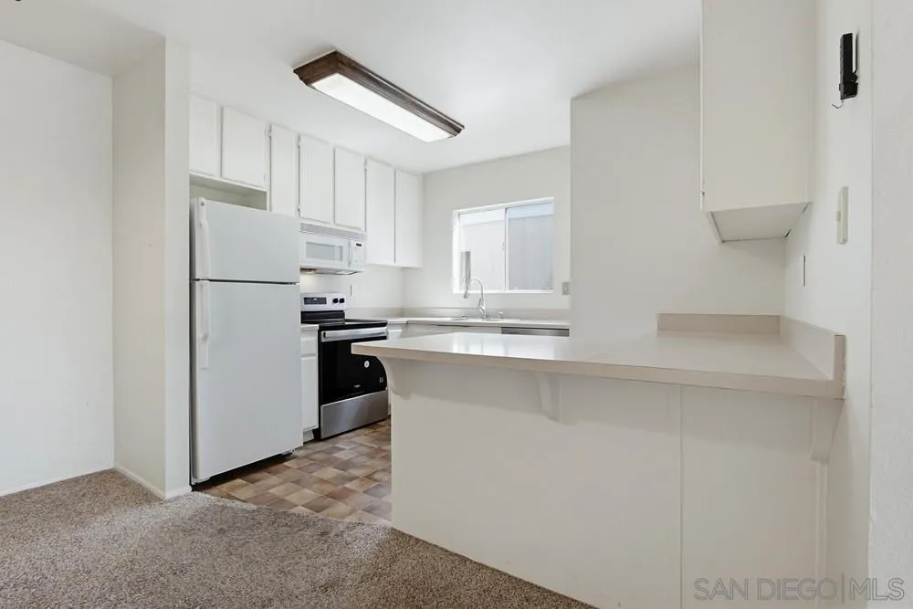 Photo #11: 260012573 Listing: Photo #11