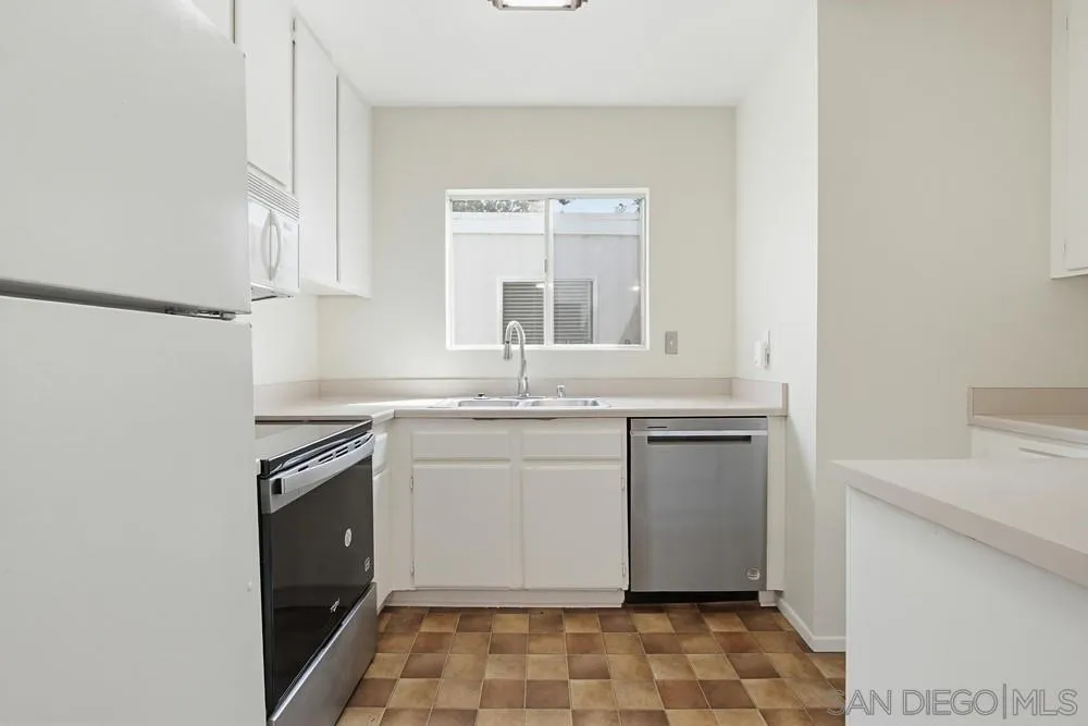 Photo #12: 260012573 Listing: Photo #12