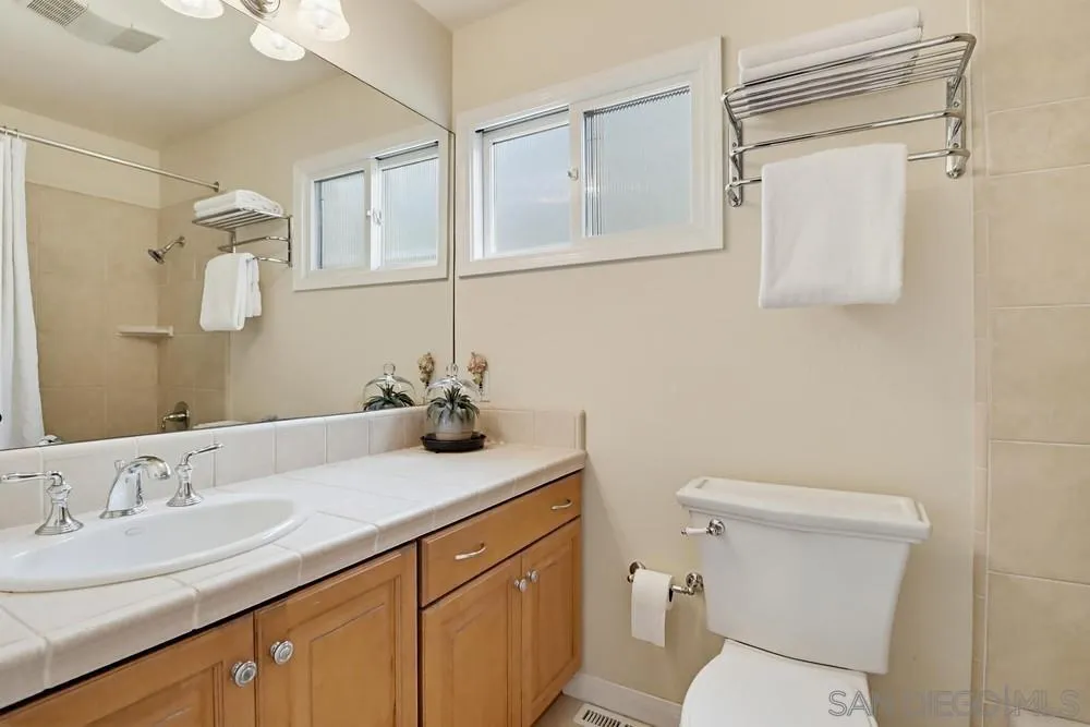 https://cdn.realtyfeed.com/cdn/127/260012575/5247d56f904bfd5670bf2cd8123997b2.webp