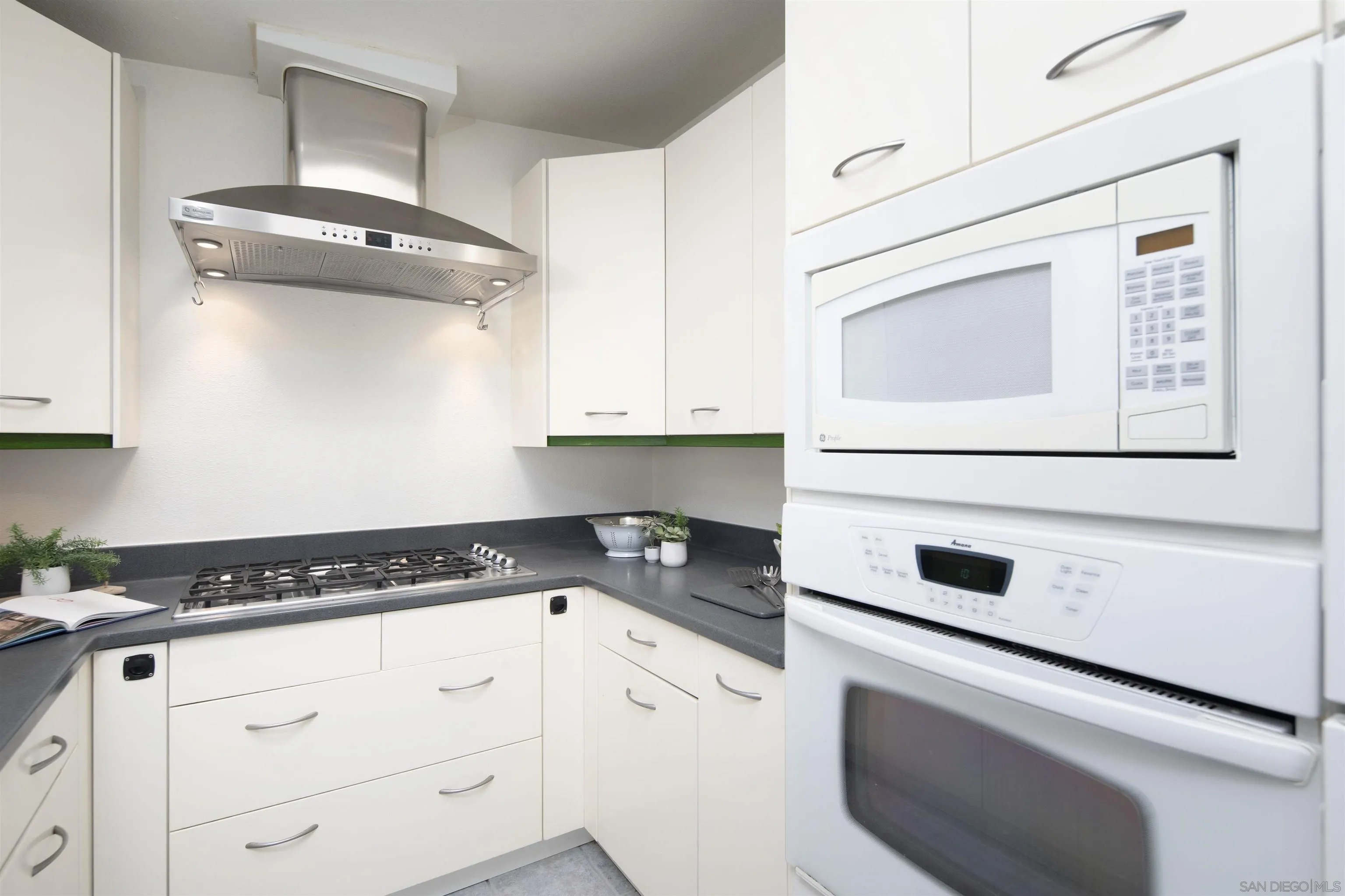 https://cdn.realtyfeed.com/cdn/127/260012577/2bbc7f5b6bde817330572a771e2c492b.webp