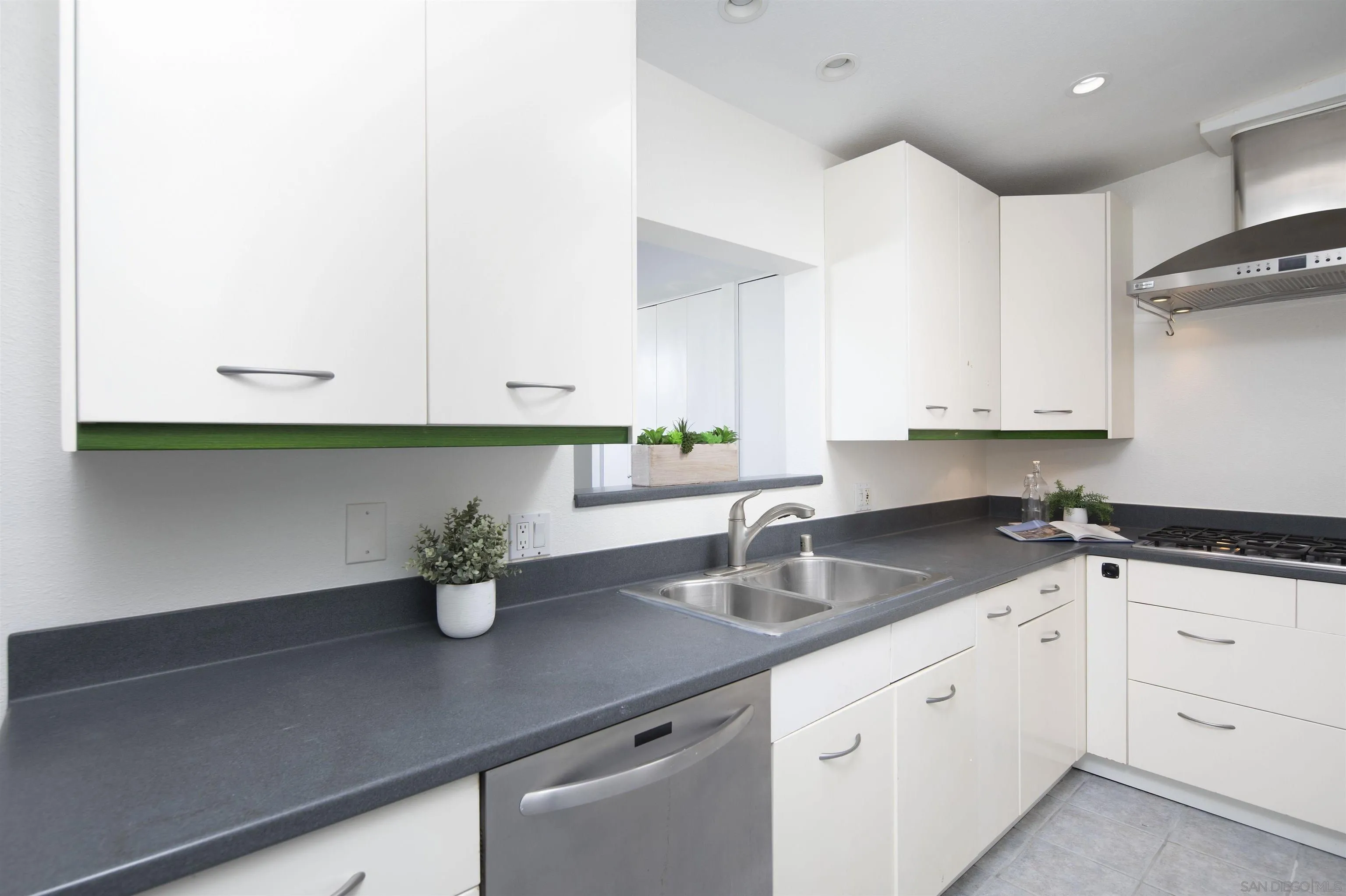 https://cdn.realtyfeed.com/cdn/127/260012577/719180a50387dc6600d9755b359917f2.webp