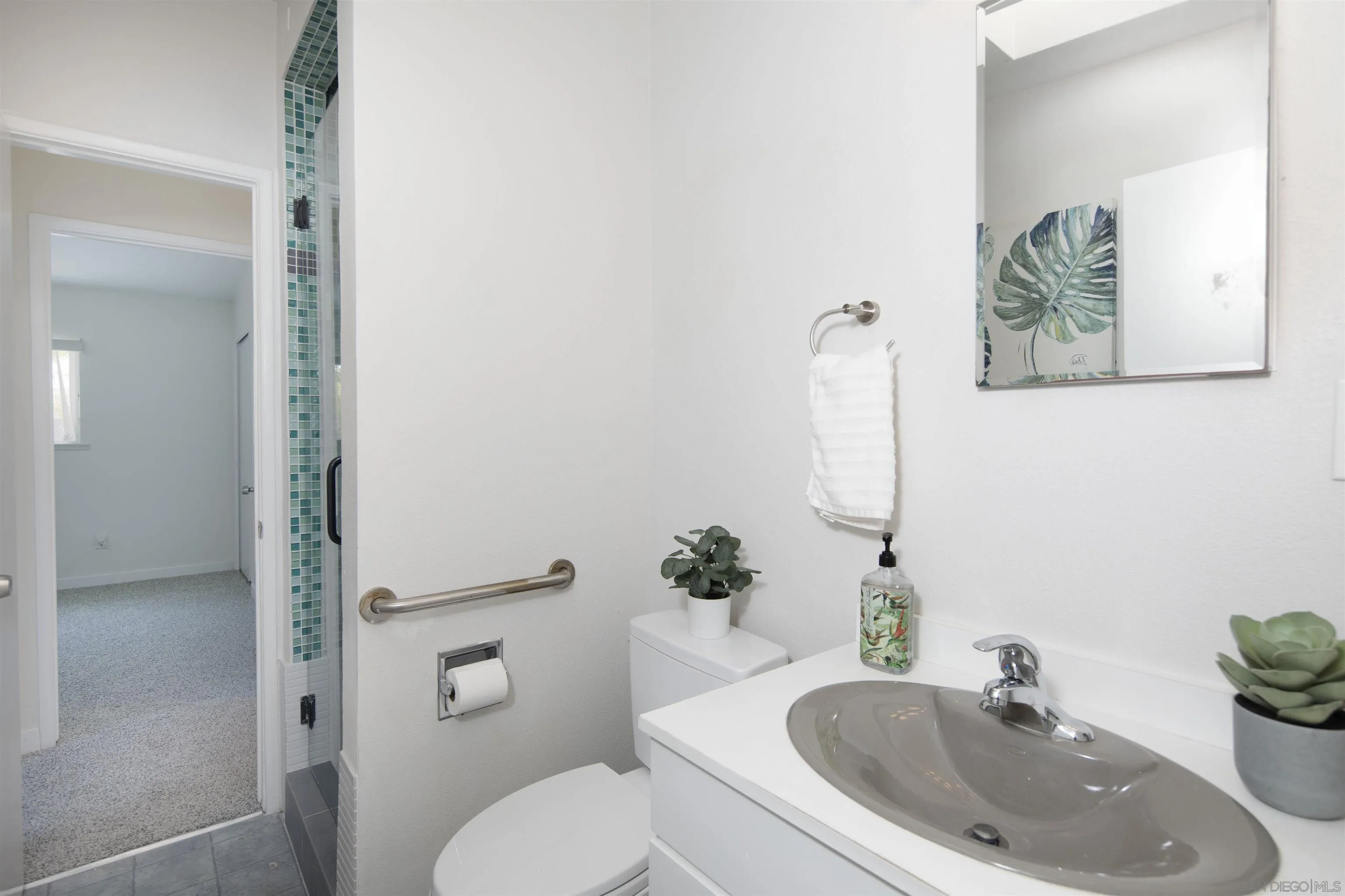 https://cdn.realtyfeed.com/cdn/127/260012577/729338cebe04bd44b840a3b26767ad3b.webp