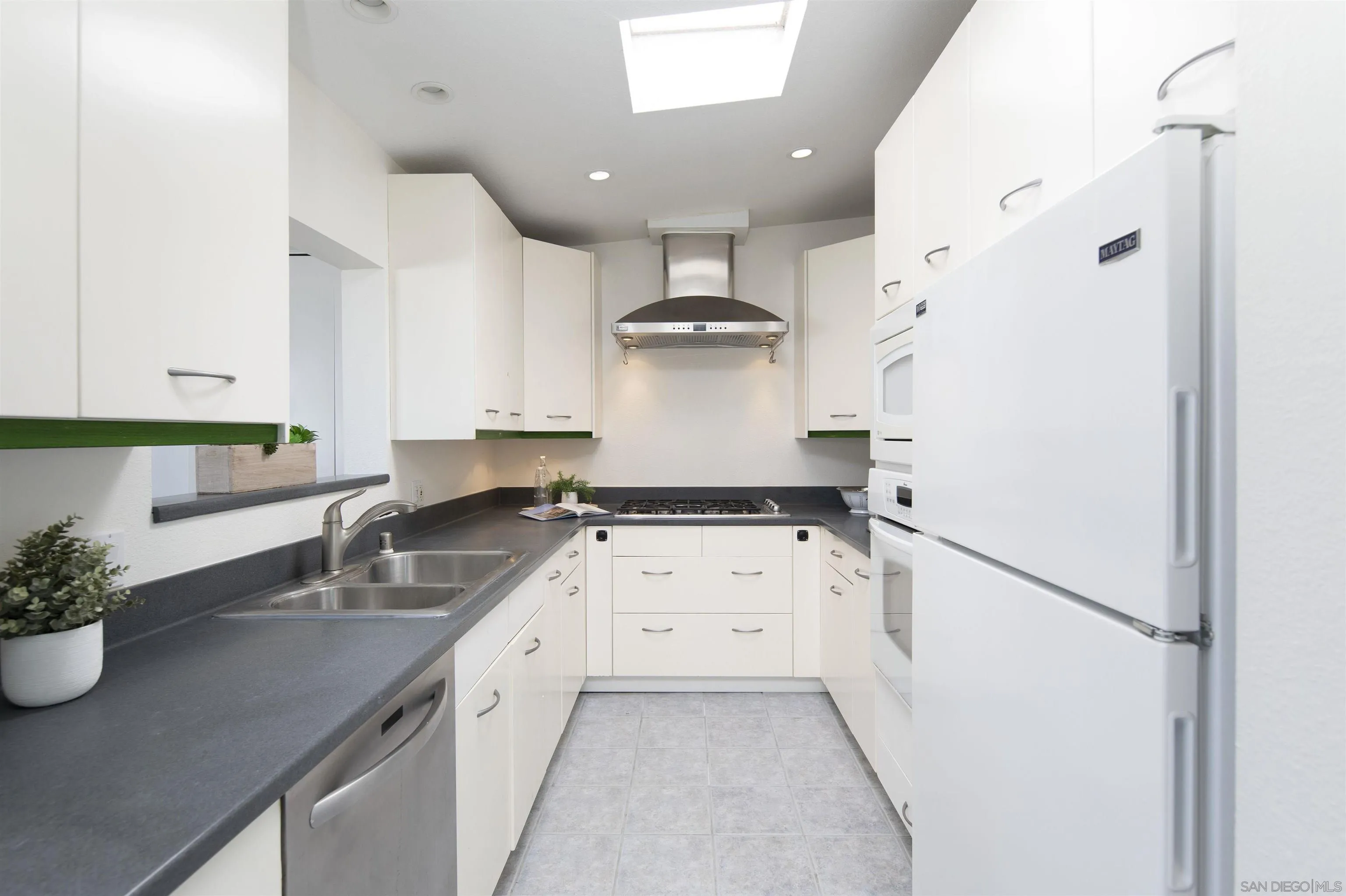 https://cdn.realtyfeed.com/cdn/127/260012577/f13f3dadd787cafdd14211b59ec61794.webp