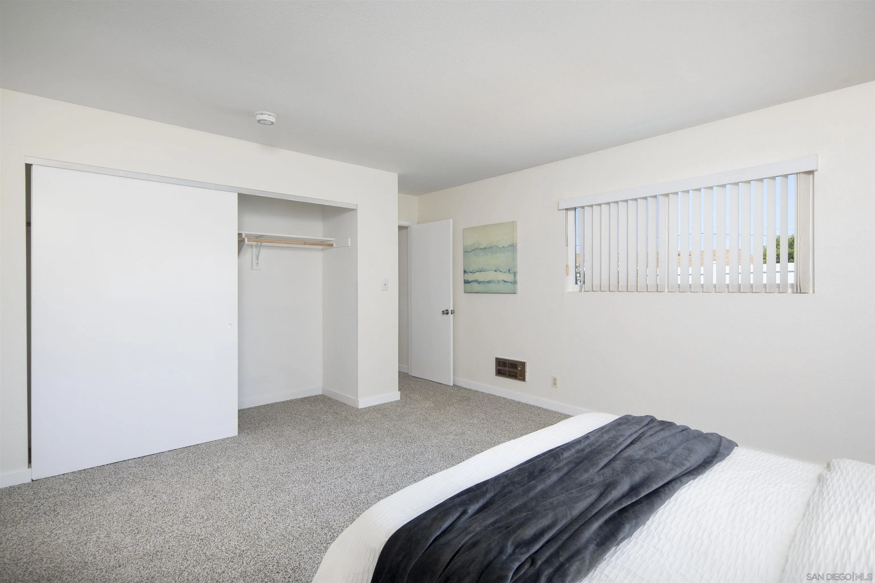 https://cdn.realtyfeed.com/cdn/127/260012577/f5cd3ec5fe8d9f0194142aea45c71640.webp