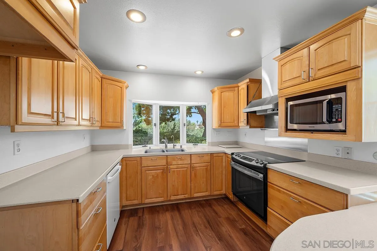 https://cdn.realtyfeed.com/cdn/127/260012580/14233bf24f263bd59c58dfc7d0c5a212.webp