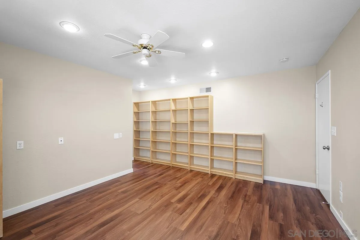 https://cdn.realtyfeed.com/cdn/127/260012580/6ca194250aacdad1b4a0f6325b691491.webp