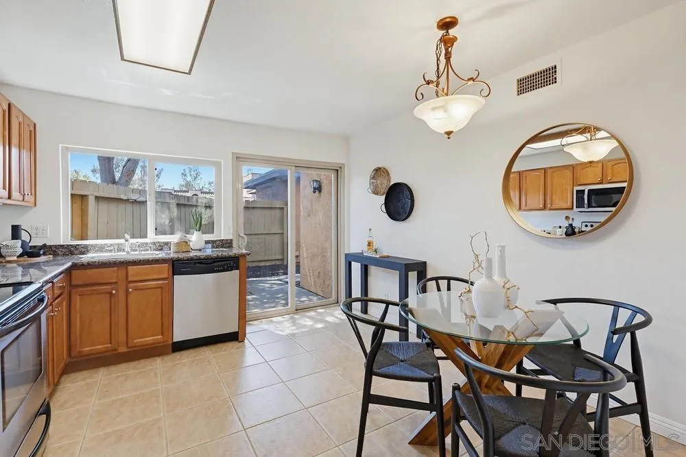 Photo #7: 260012584 Listing: Photo #7