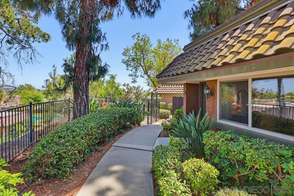 Photo #3: 260012584 Listing: Photo #3