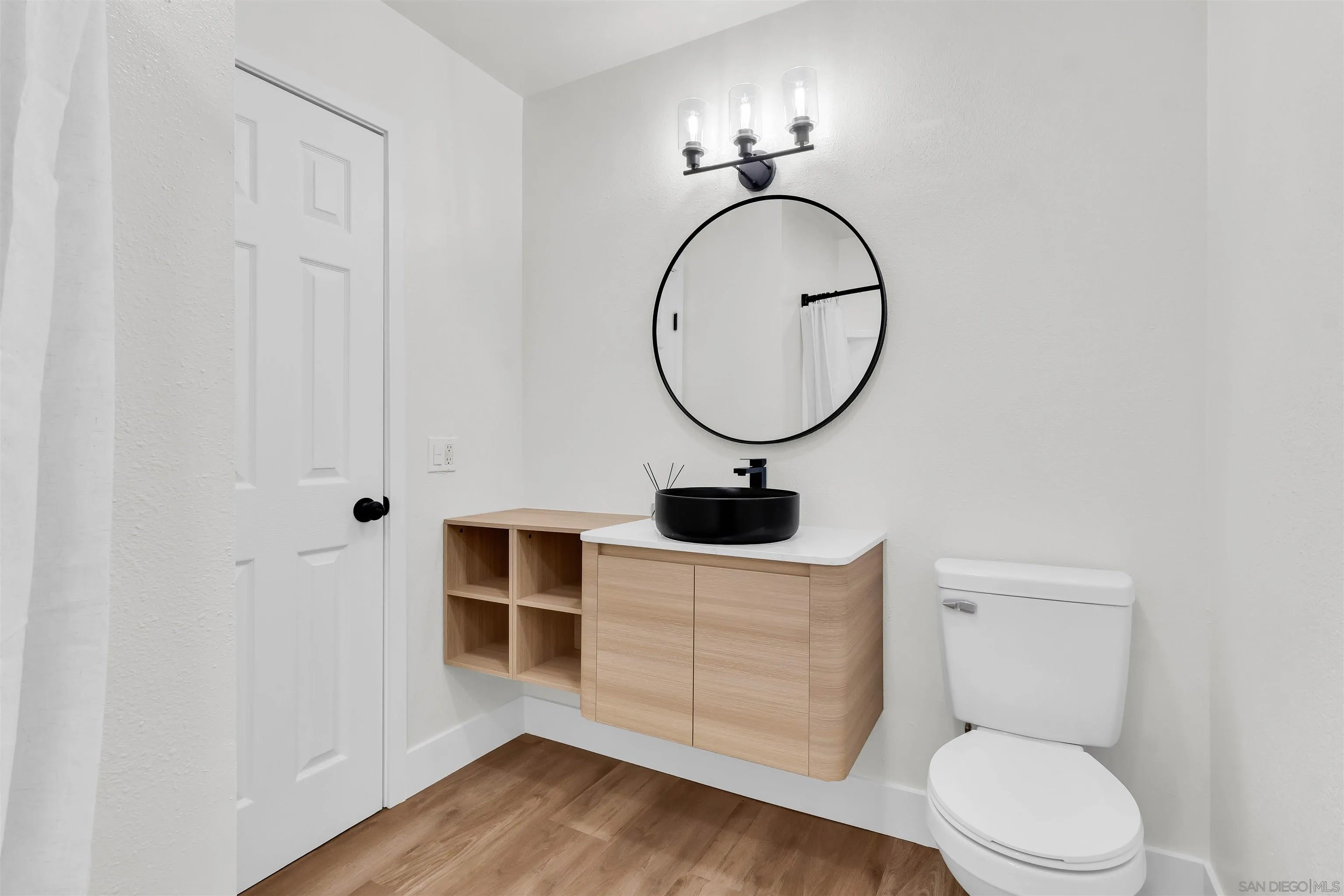 https://cdn.realtyfeed.com/cdn/127/260012586/4dd23da03bcb851bc1eb355db372d8e4.webp