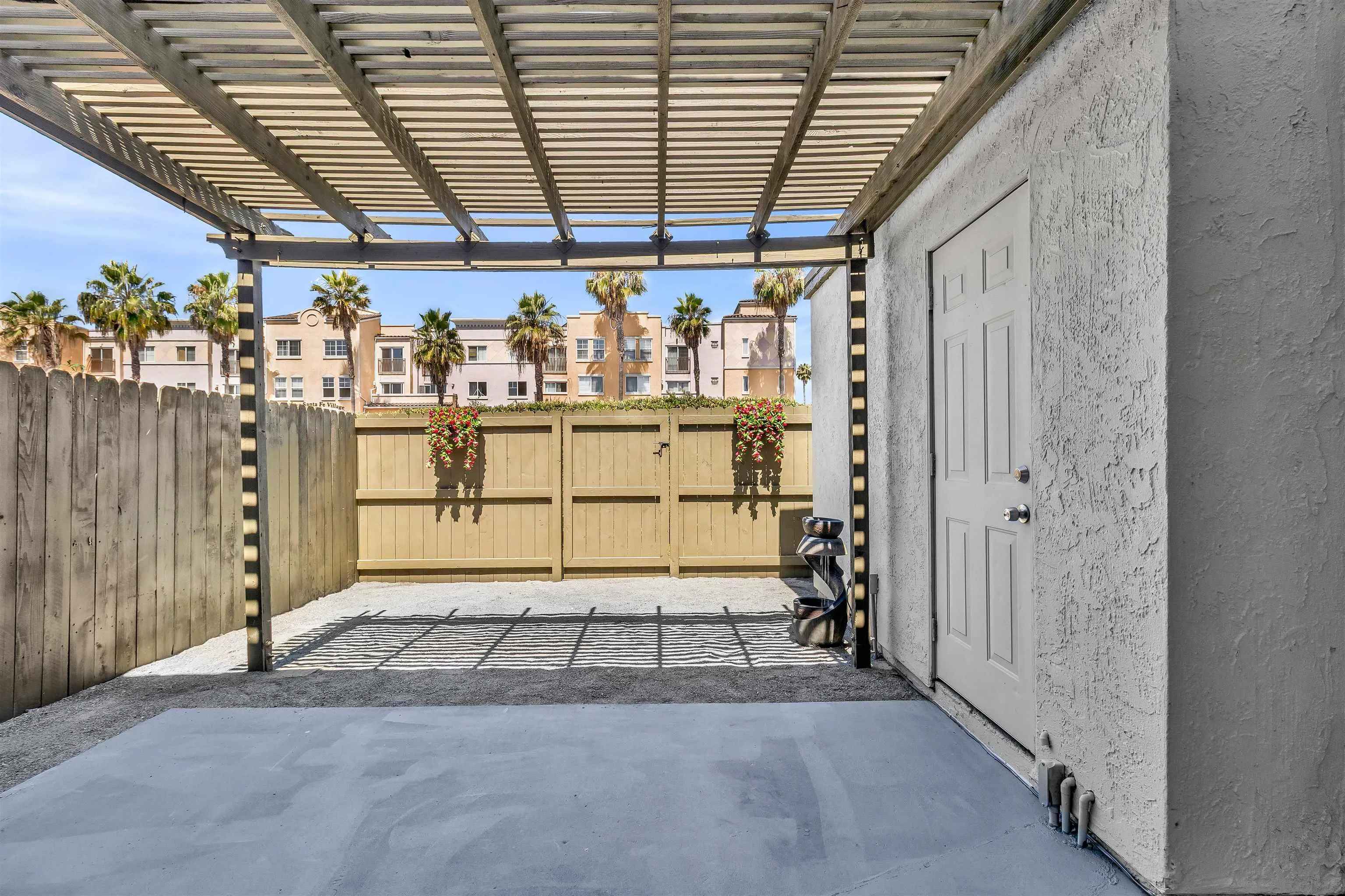 https://cdn.realtyfeed.com/cdn/127/260012586/b18c62e73b8388bcf038352885eac36f.webp