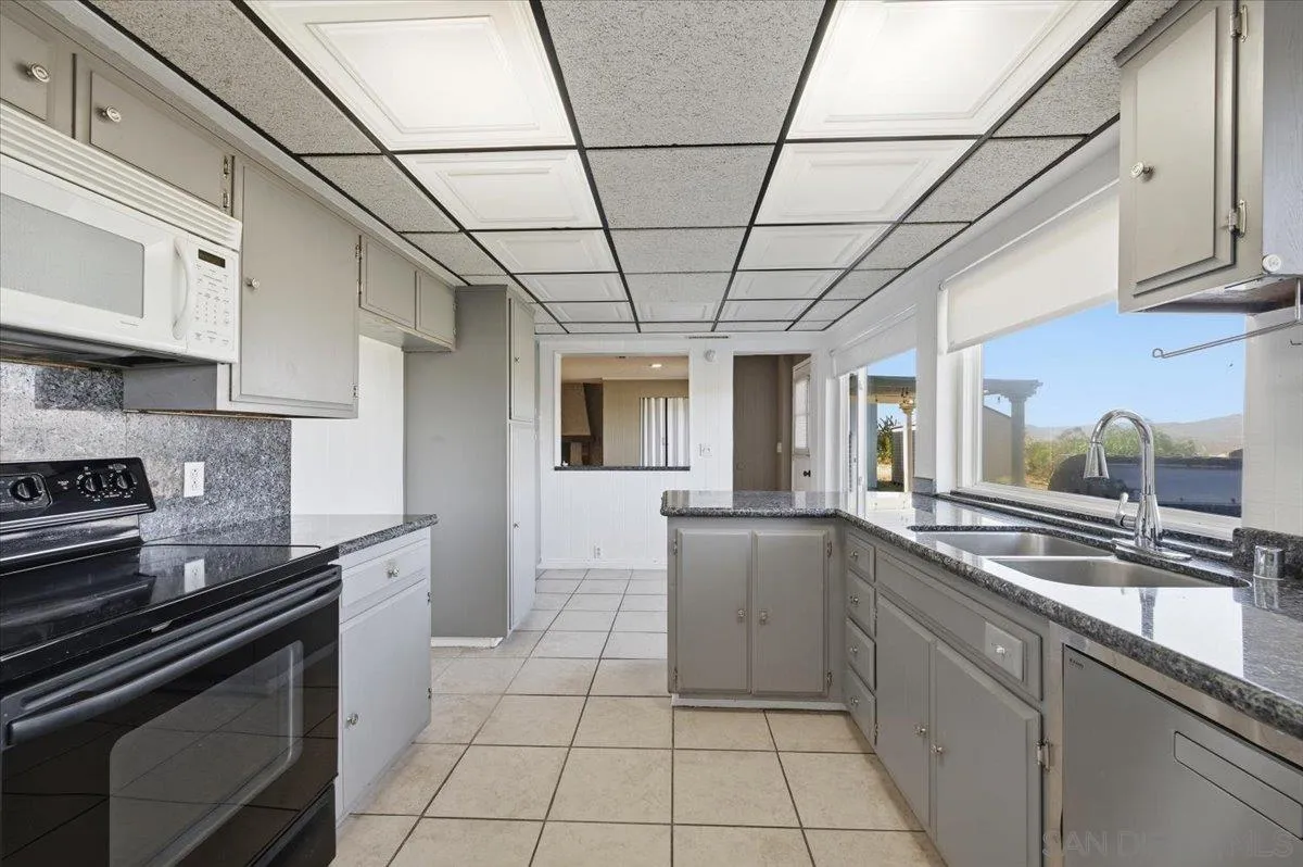 https://cdn.realtyfeed.com/cdn/127/260012587/2a0215fa4c1b626abedec15fed62fc8c.webp