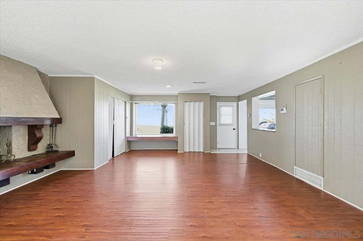 https://cdn.realtyfeed.com/cdn/127/260012587/4d3fdbfc31bcba2d0f70c93d21149760.webp