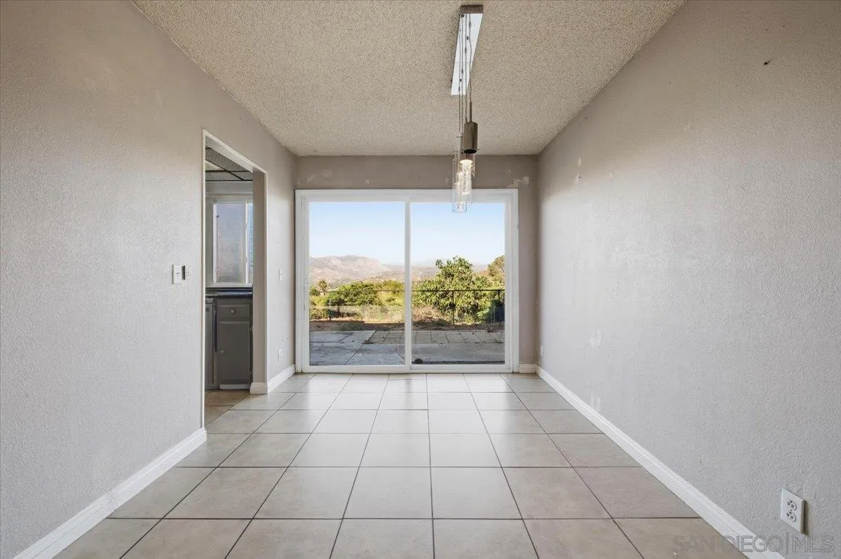 https://cdn.realtyfeed.com/cdn/127/260012587/ffca56b9060c7ba30e4e6f6e9652c712.webp