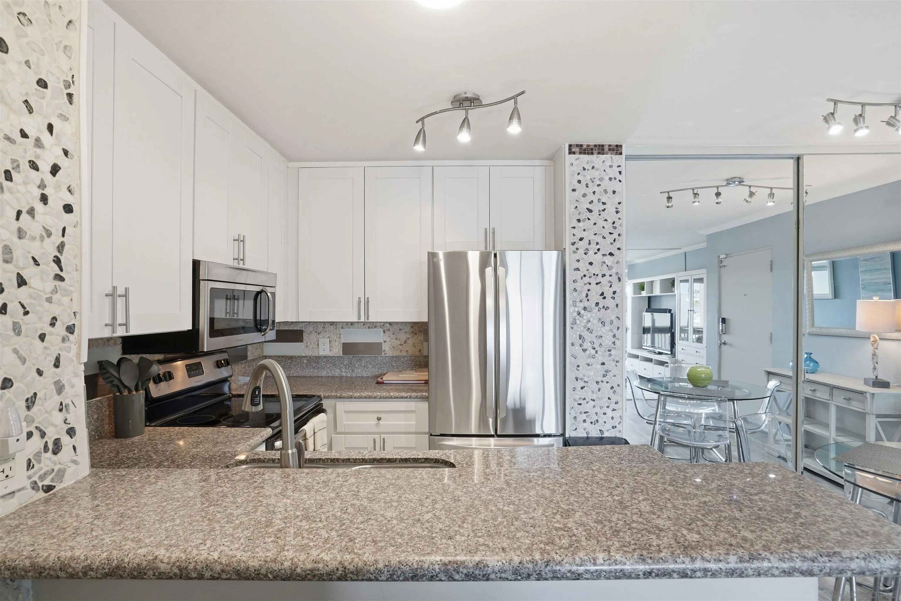 https://cdn.realtyfeed.com/cdn/127/260012588/15c3055ffb1c1c7c06c4a86a8b09972f.webp