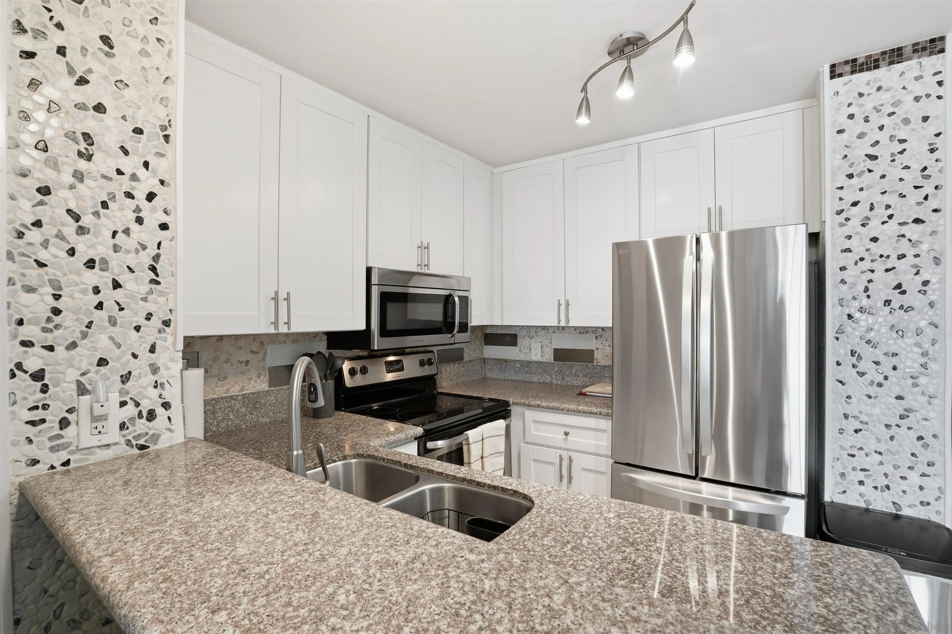 https://cdn.realtyfeed.com/cdn/127/260012588/af0a8a88b4be4137d7c6c5ce441ca4b1.webp