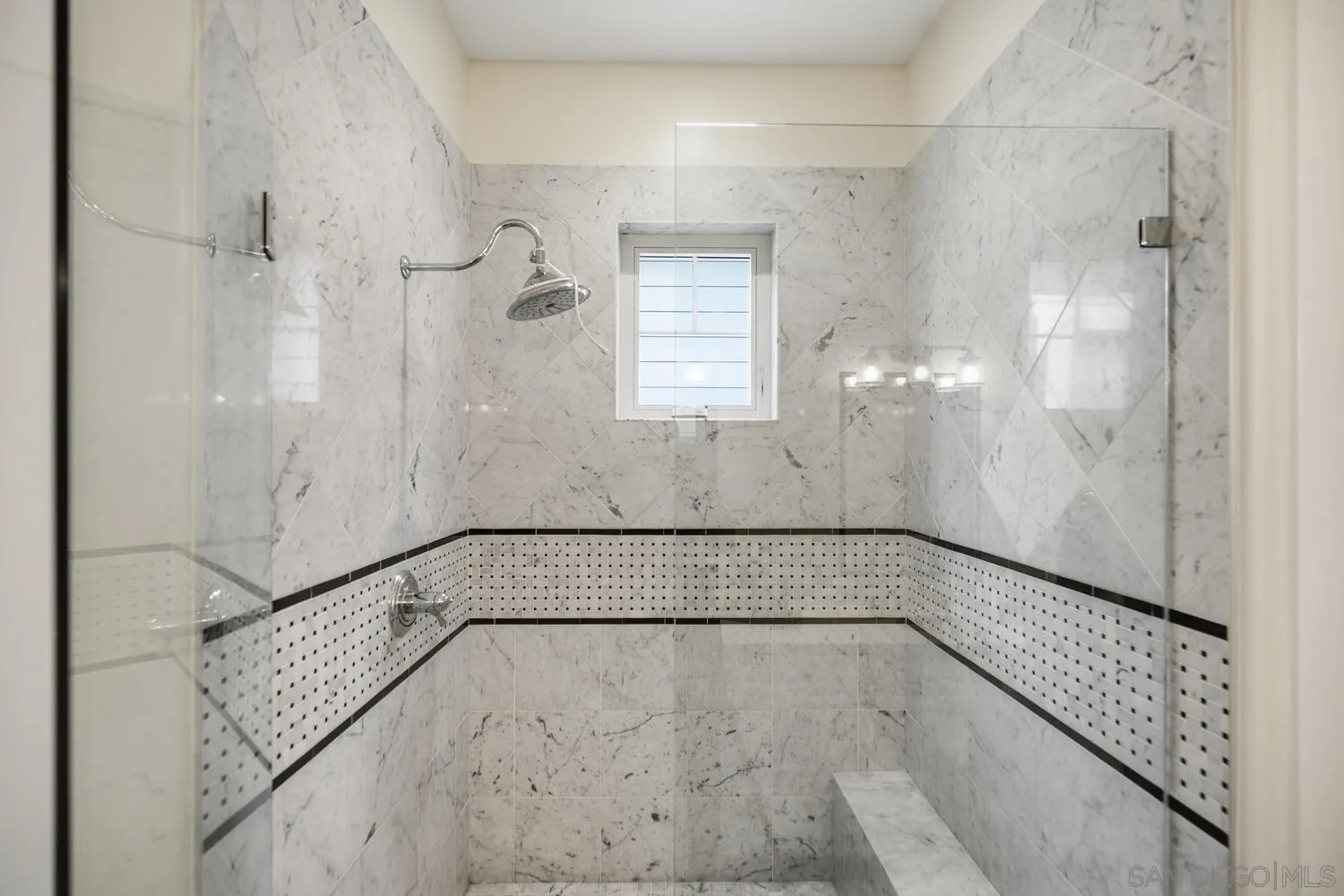 https://cdn.realtyfeed.com/cdn/127/260012589/054c796d0e9ae7405f1774f8f27332ff.webp