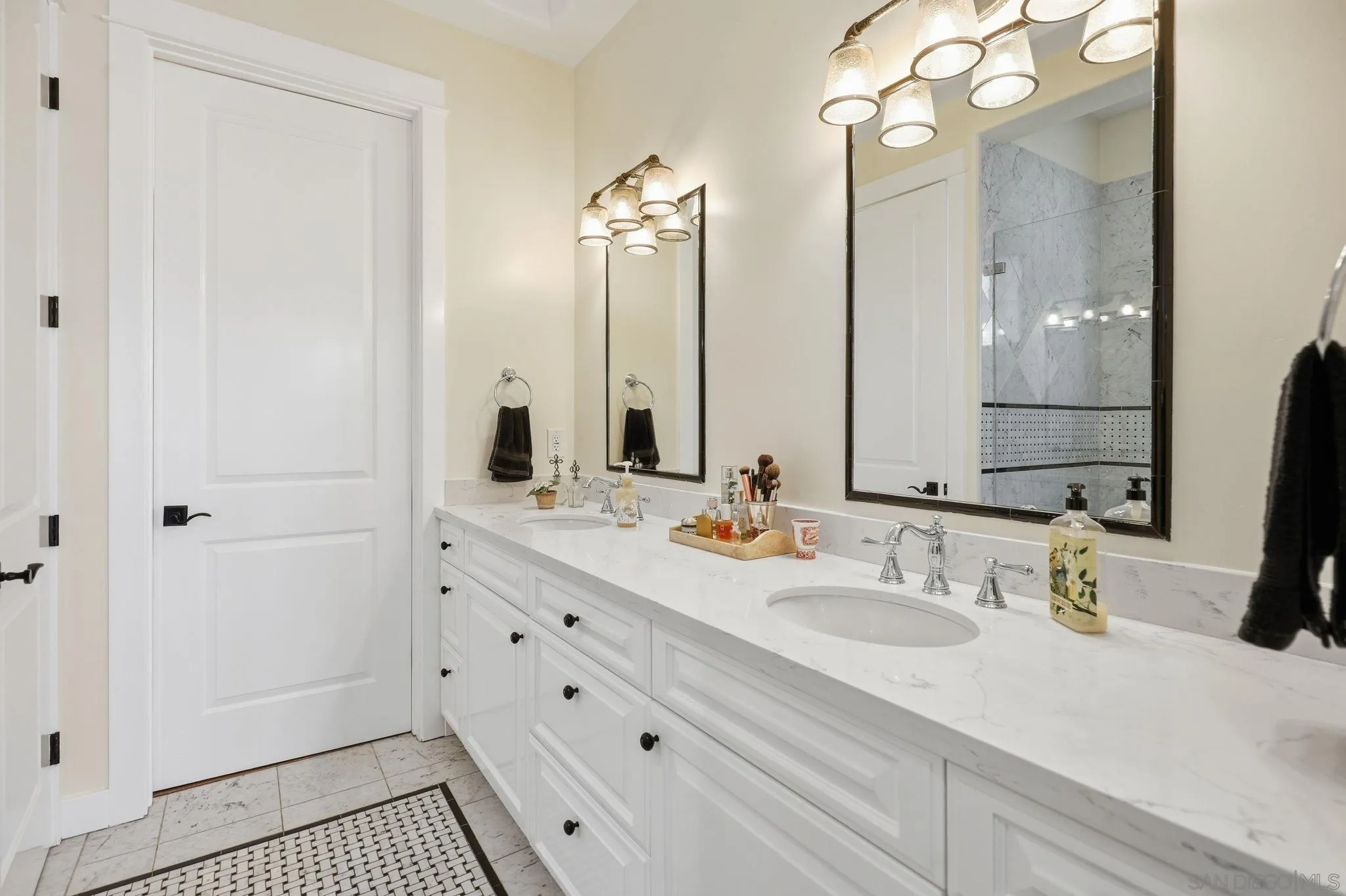https://cdn.realtyfeed.com/cdn/127/260012589/227a0608daf52d2e7068e2bf23c699b9.webp