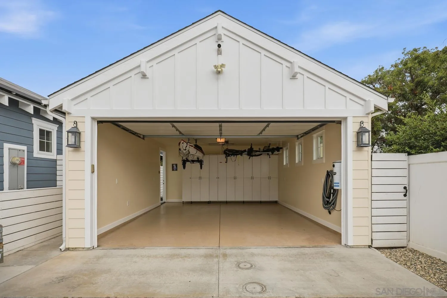 https://cdn.realtyfeed.com/cdn/127/260012589/4bf4df86e3a9a9ba3542f1152149326d.webp