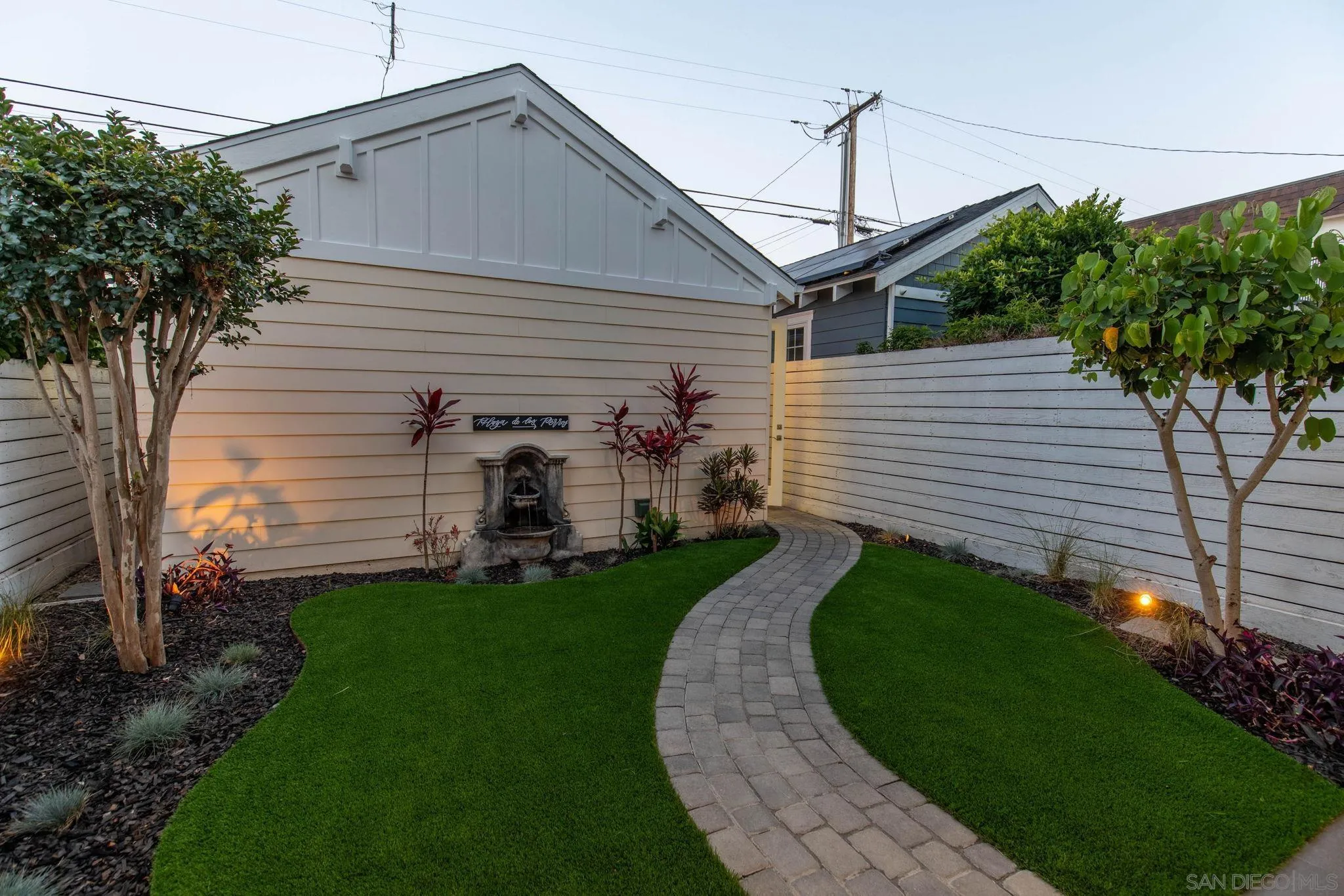 https://cdn.realtyfeed.com/cdn/127/260012589/84673f10a6a1987be480bf803ee4ec10.webp